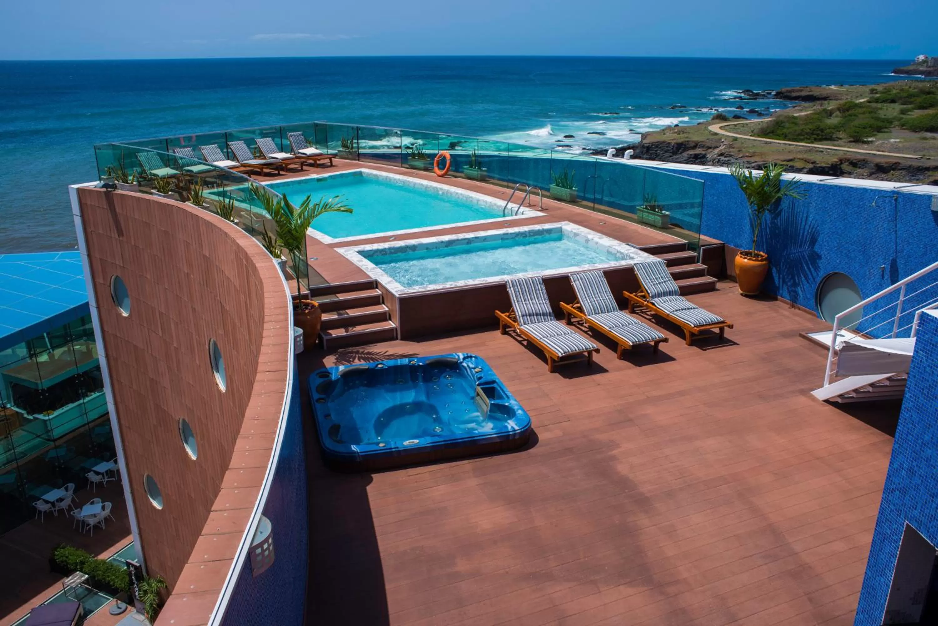 Swimming pool in Hotel Vip Praia