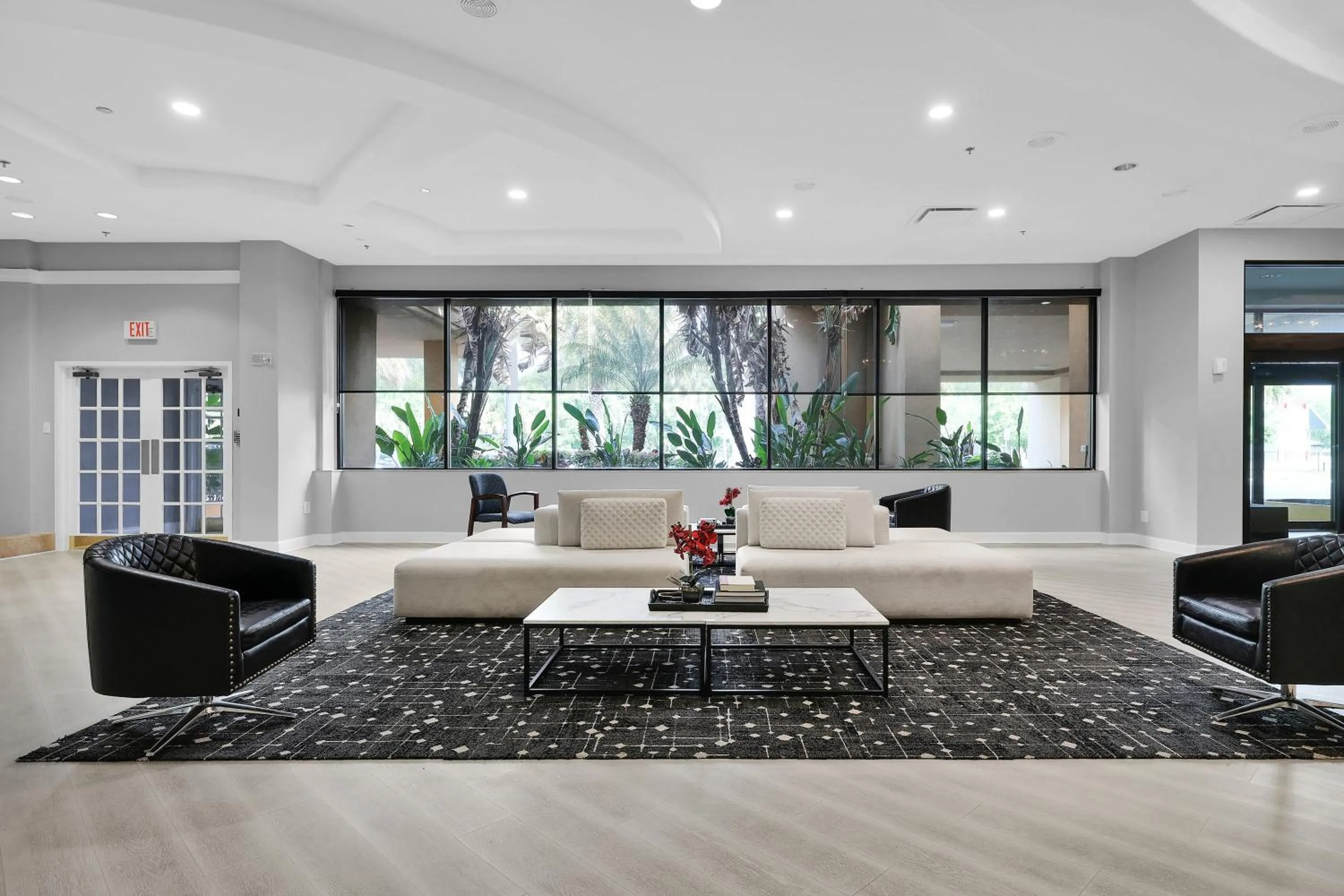 Lobby or reception in Ramada by Wyndham Jacksonville I-95 by Butler Blvd