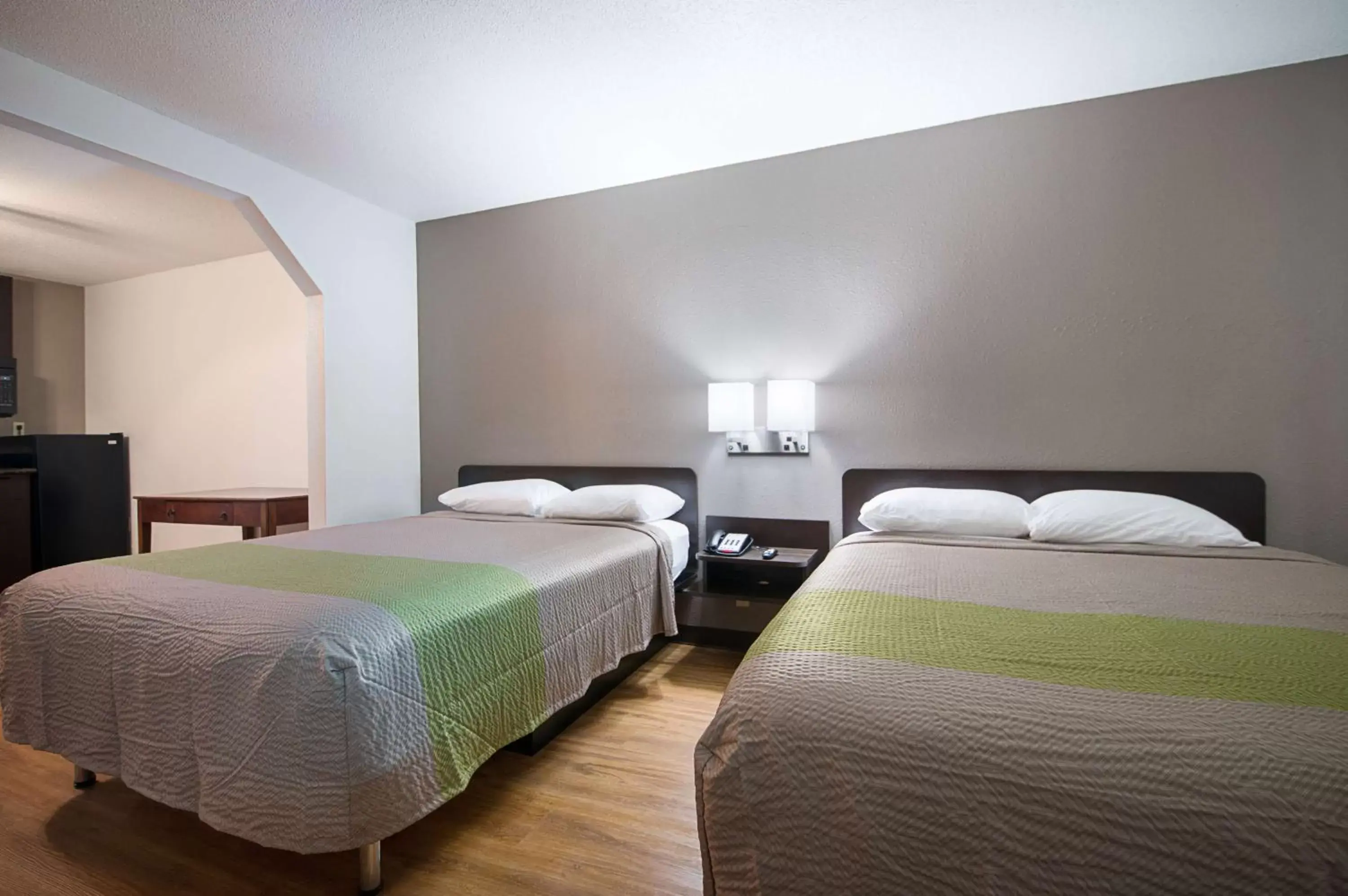 Photo of the whole room, Bed in Motel 6-New Iberia, LA