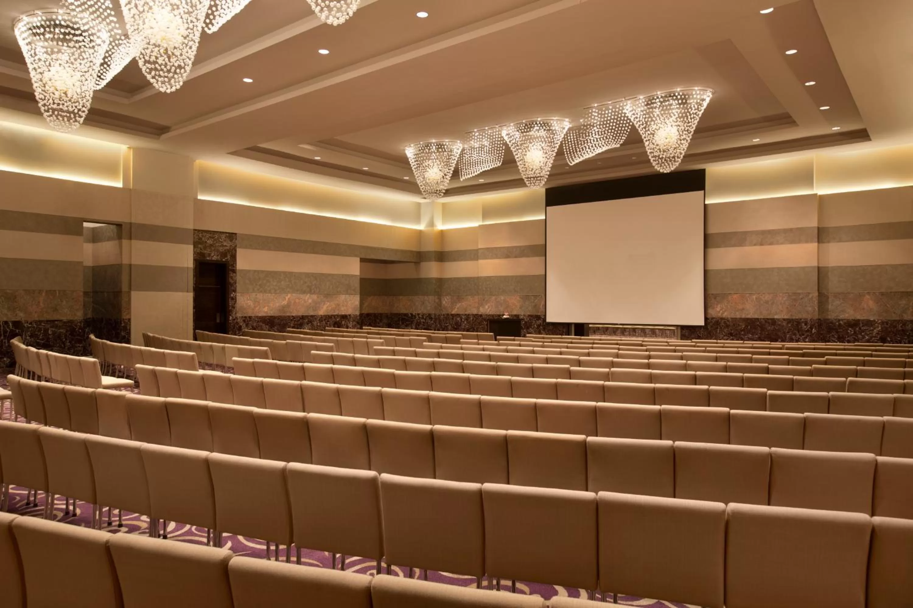 Banquet/Function facilities in Millennium Al Rawdah Hotel