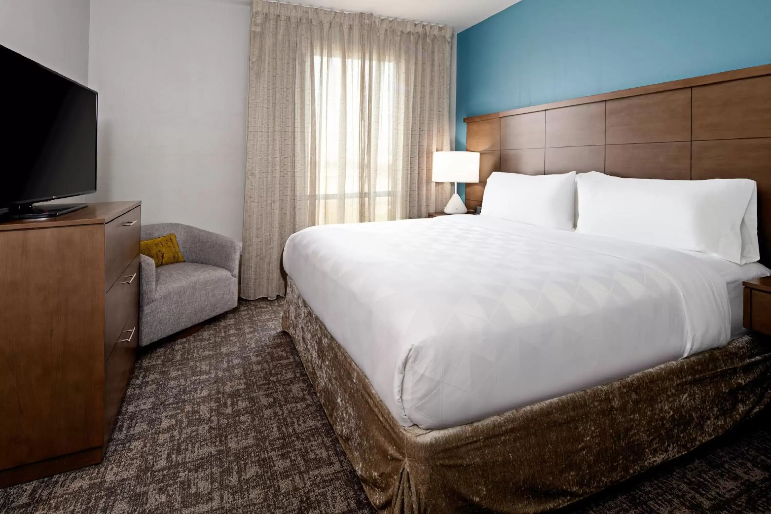 Photo of the whole room, Bed in Staybridge Suites - Long Beach Airport, an IHG Hotel