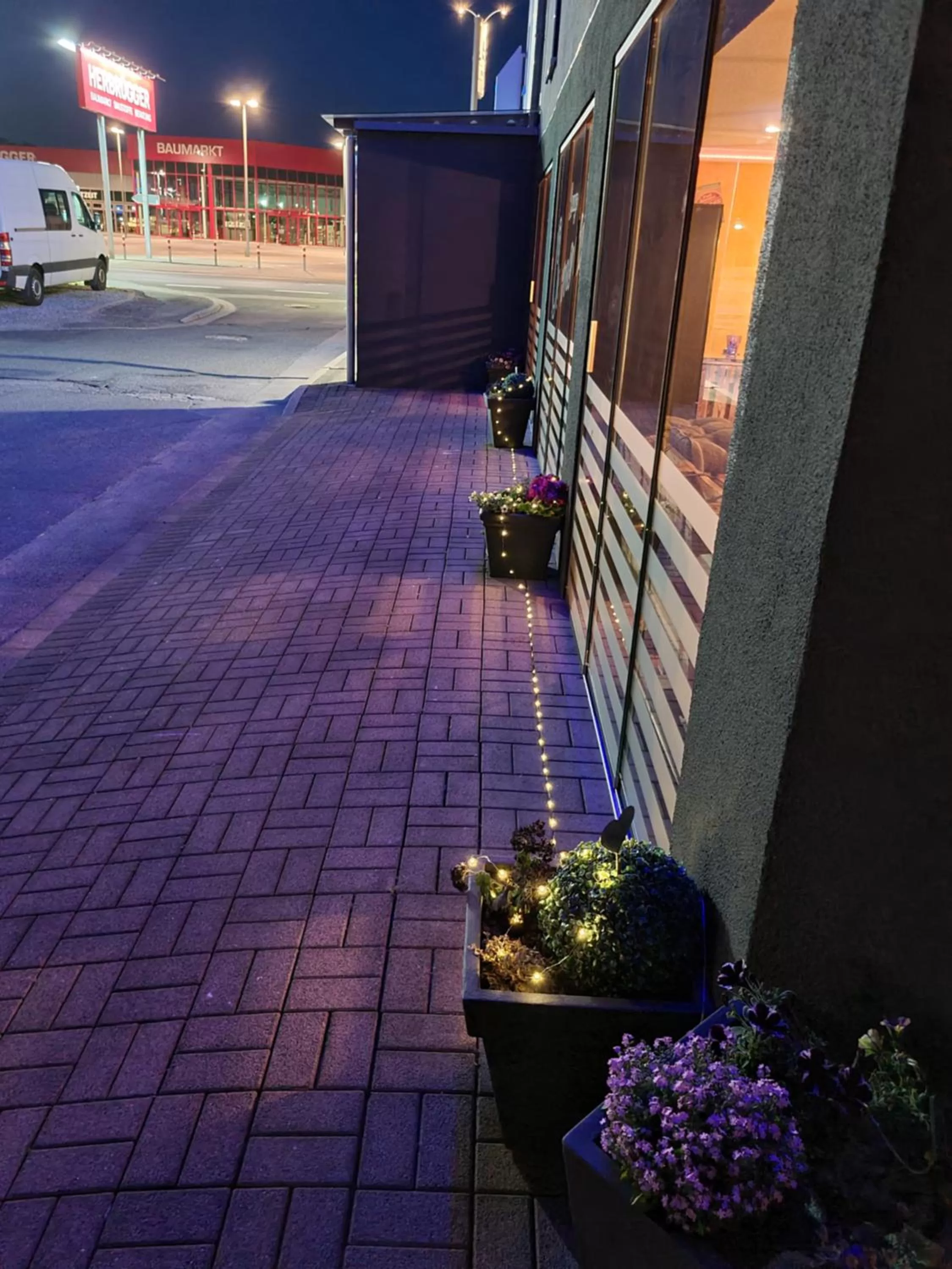 Property building in Hotel Come In