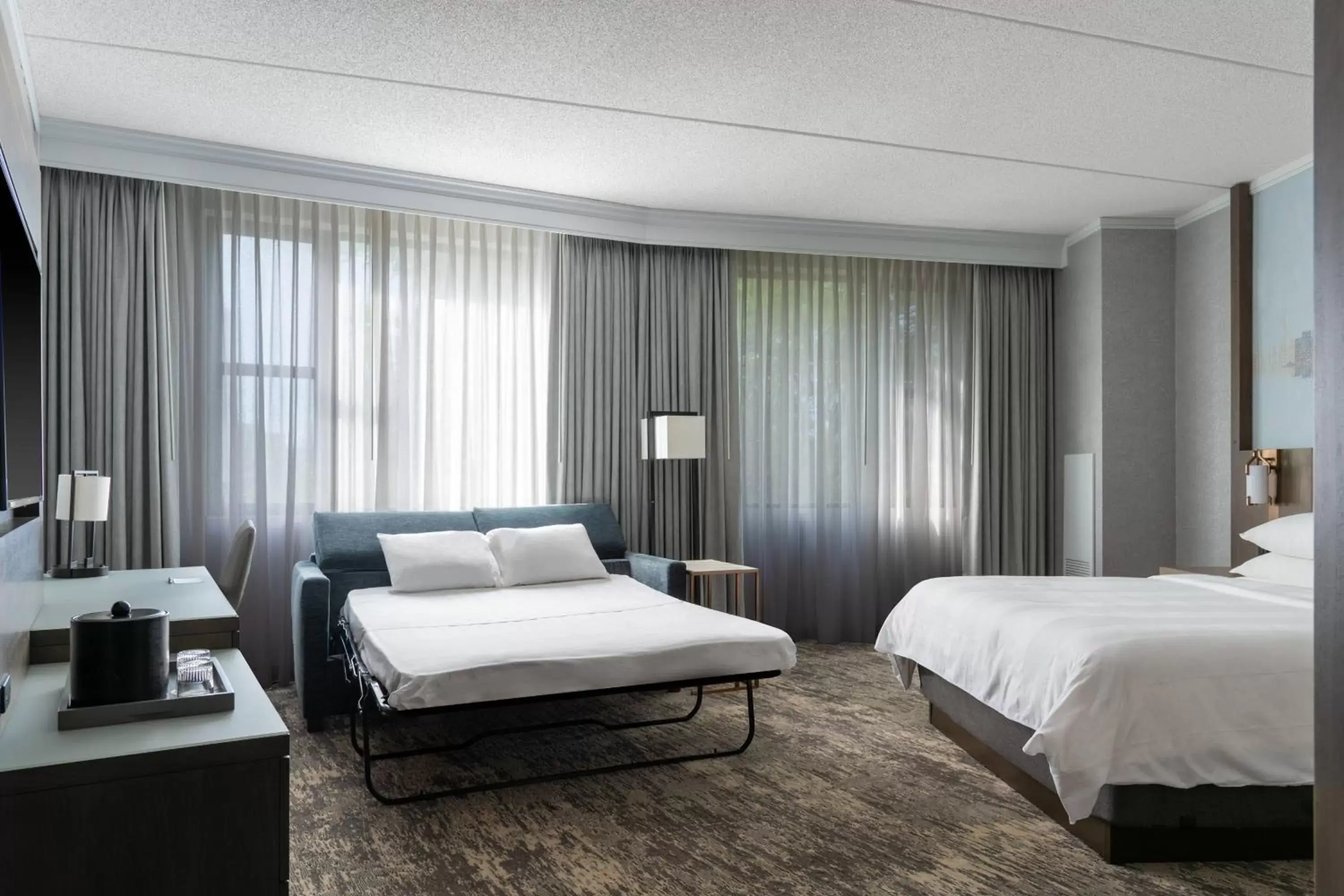 Photo of the whole room, Bed in Courtyard by Marriott Chicago at Medical District-UIC