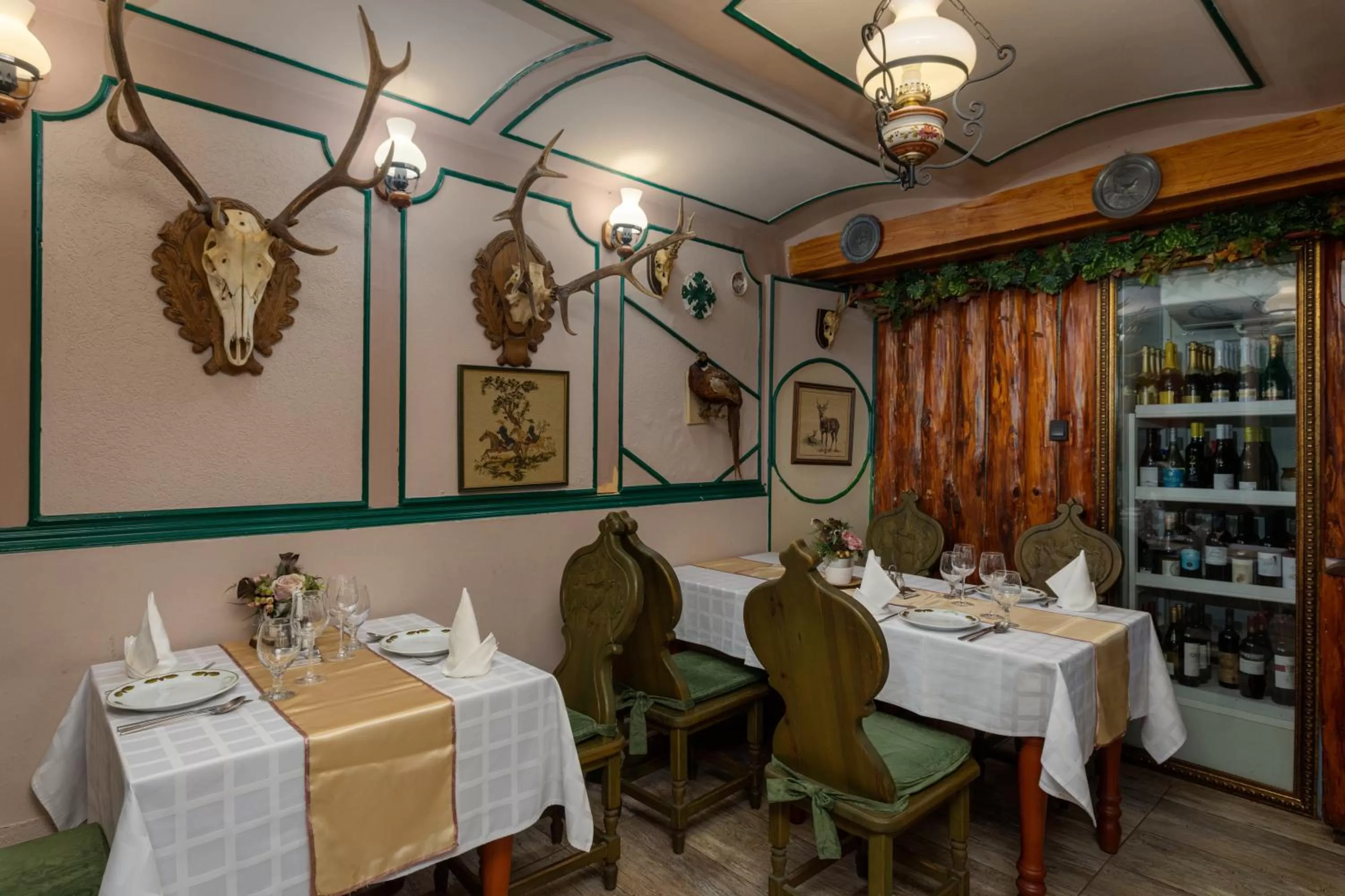 Restaurant/places to eat in Illés Hotel