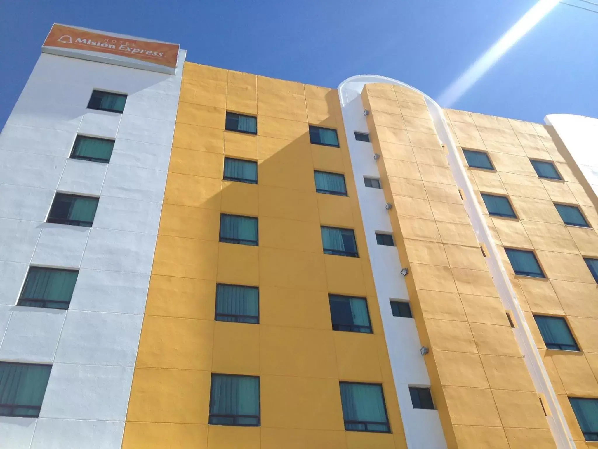 Facade/entrance in Mision Express Pachuca Facade/entrance in Mision Express Pachuca