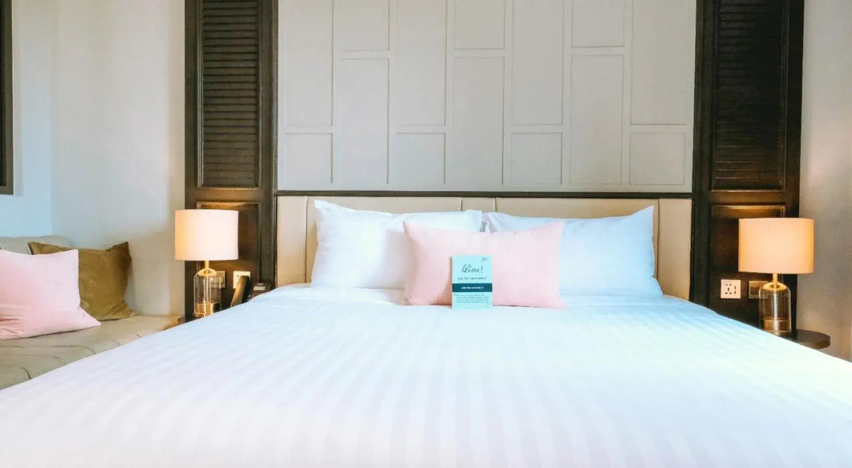 Bed in The Quarter Ploenchit by UHG (SHA Plus)