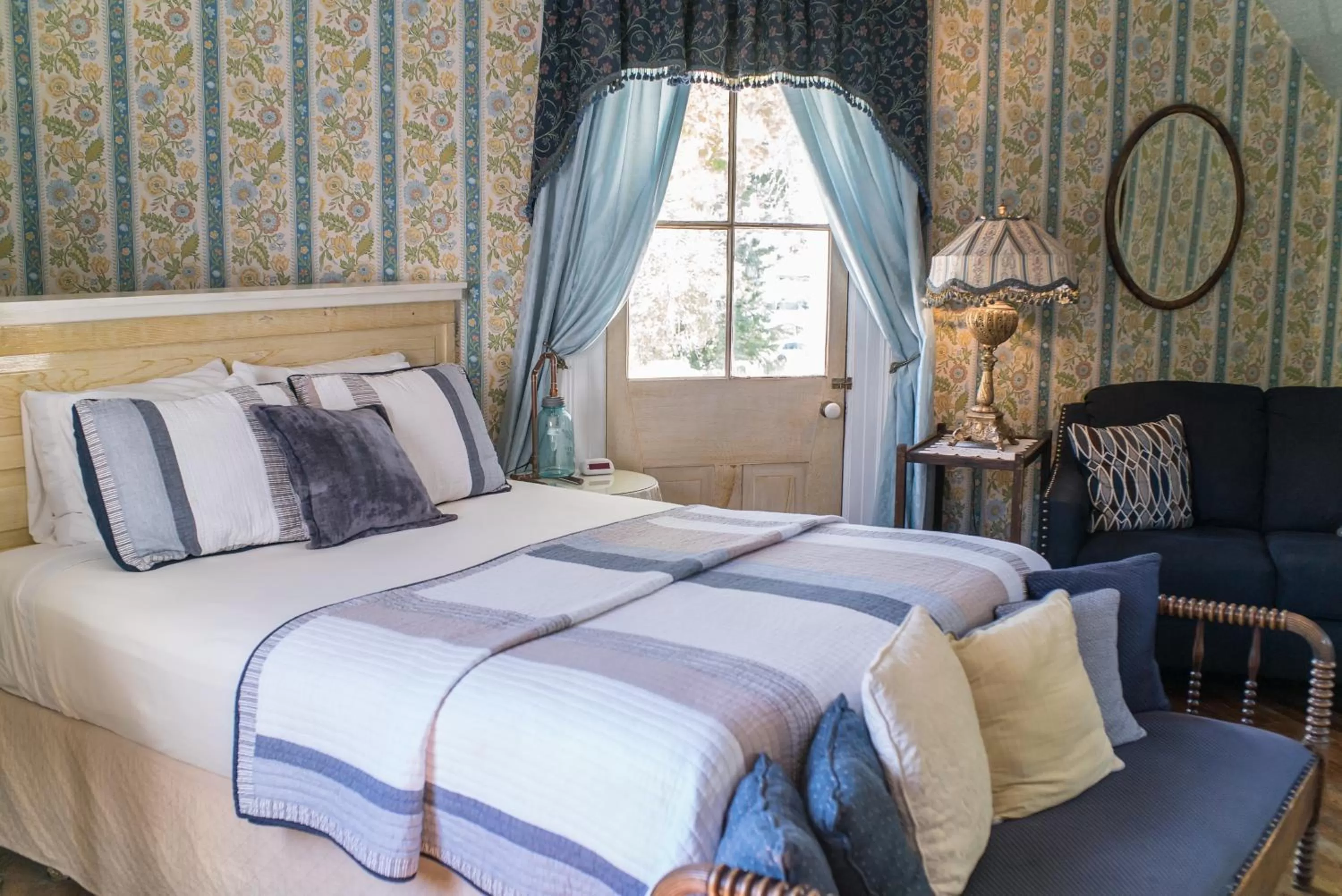 Bedroom, Bed in The Mulberry Inn -An Historic Bed and Breakfast