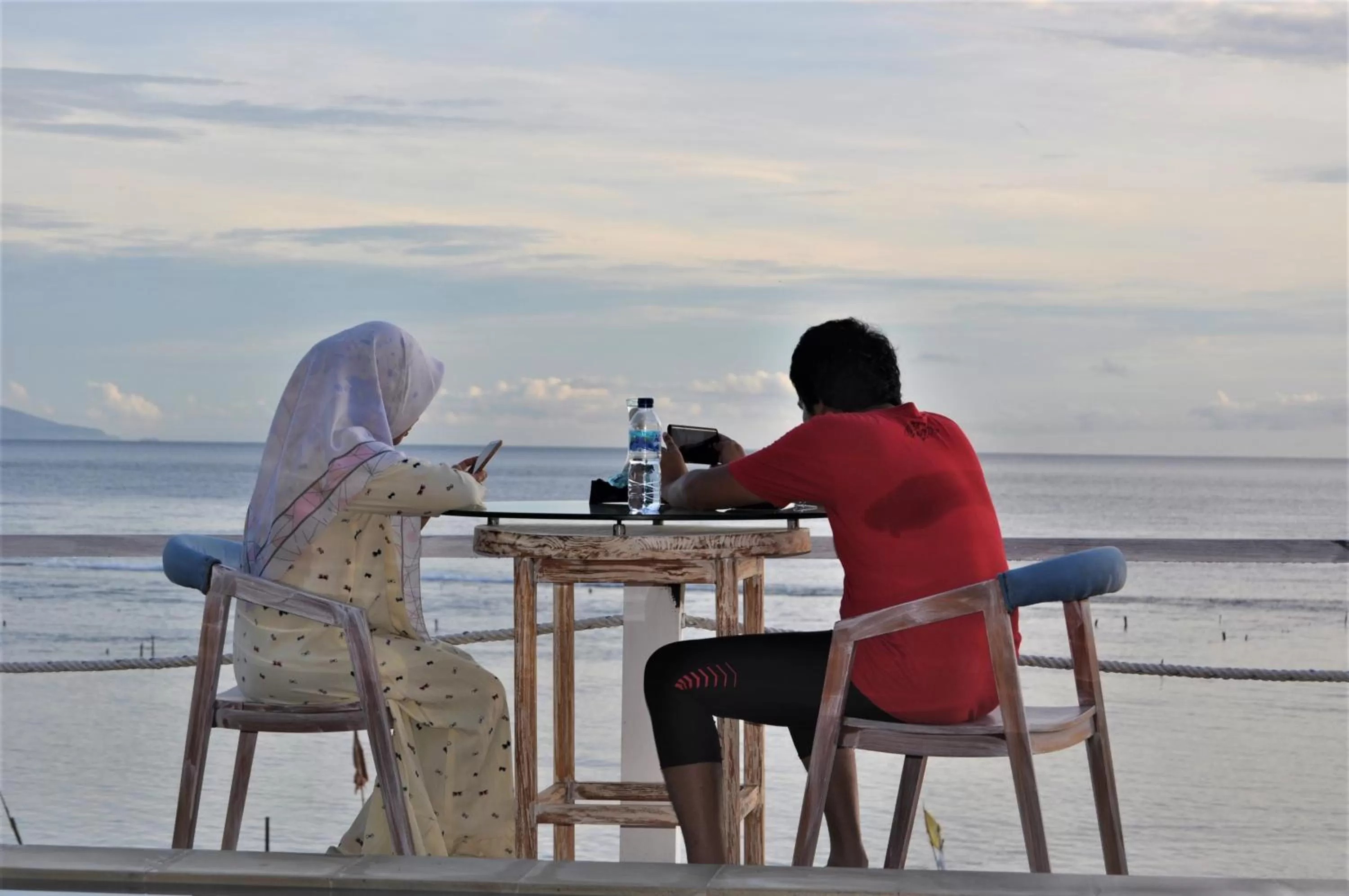 People in SUITE OCEAN BLUE