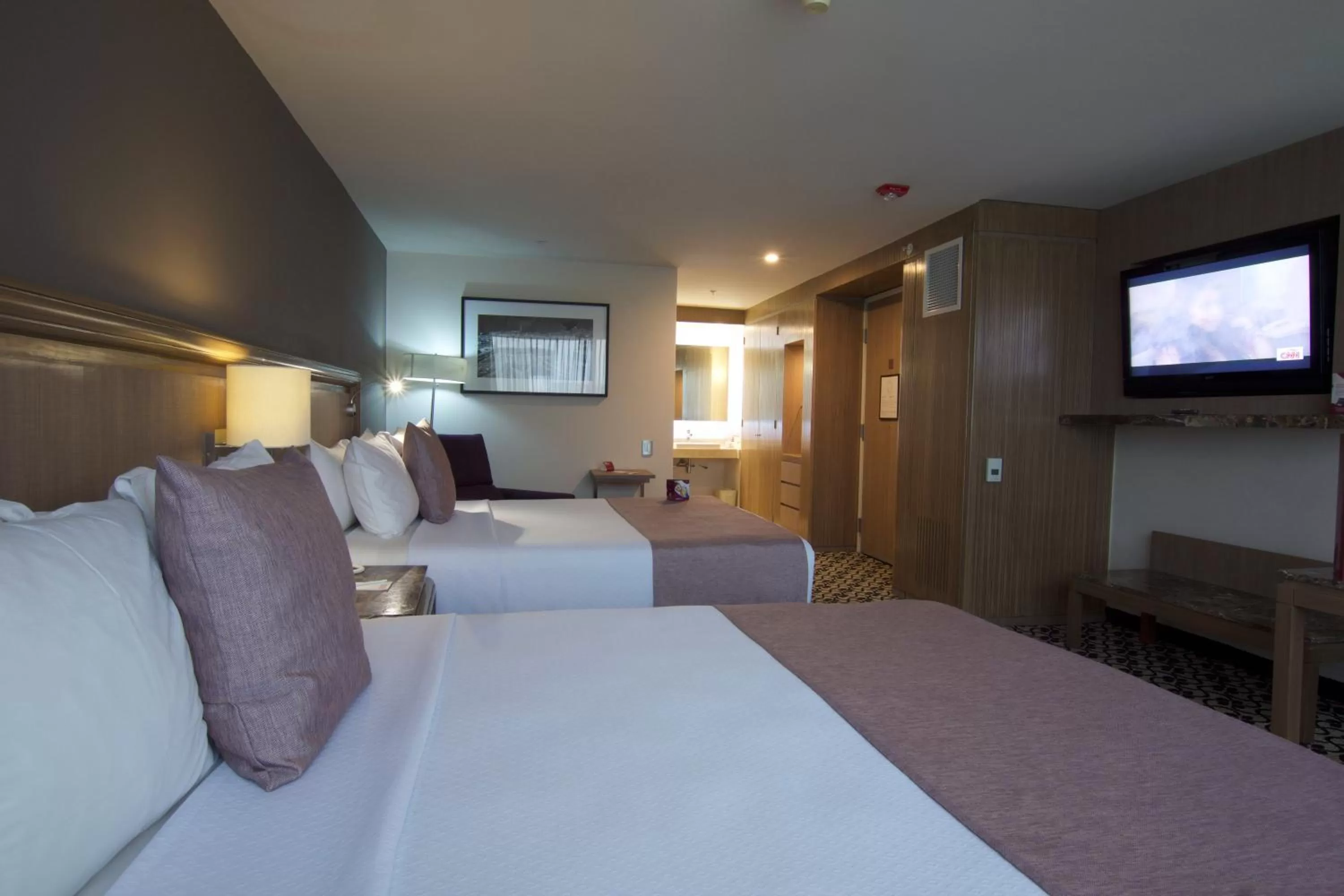 Photo of the whole room, Bed in Crowne Plaza Hotel Mexico City North-Tlalnepantla, an IHG Hotel