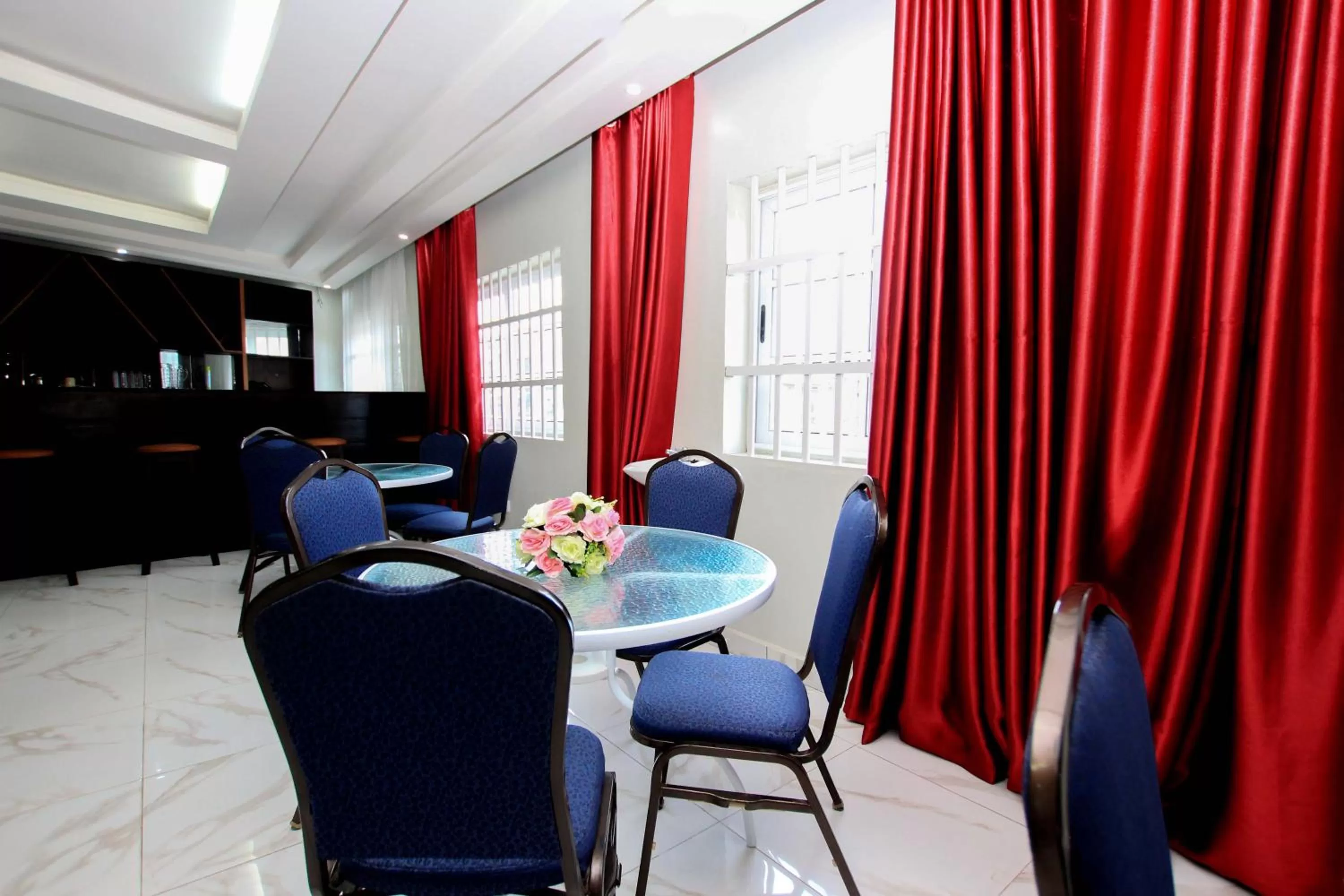 Restaurant/places to eat in Hotel Galilée