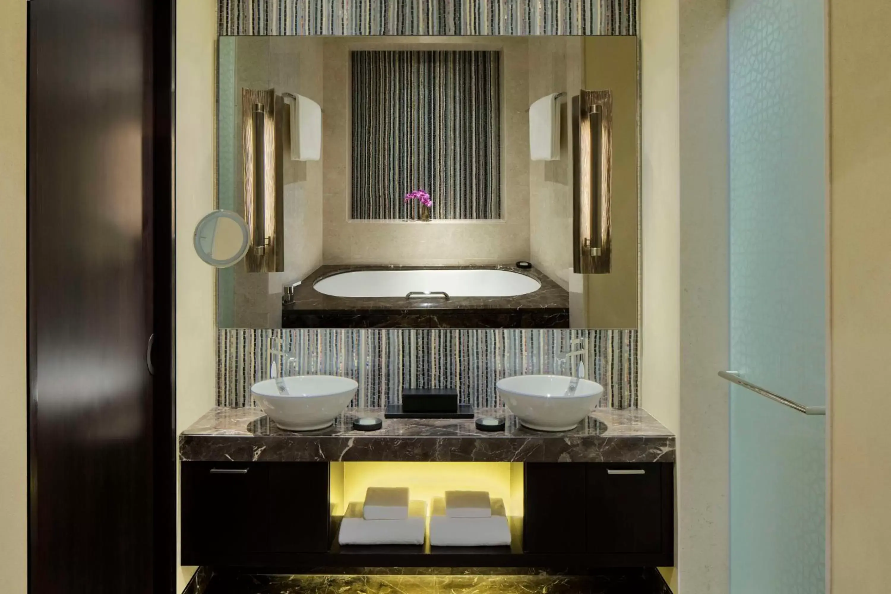 Bathroom in Grand Hyatt Abu Dhabi Hotel & Residences Emirates Pearl