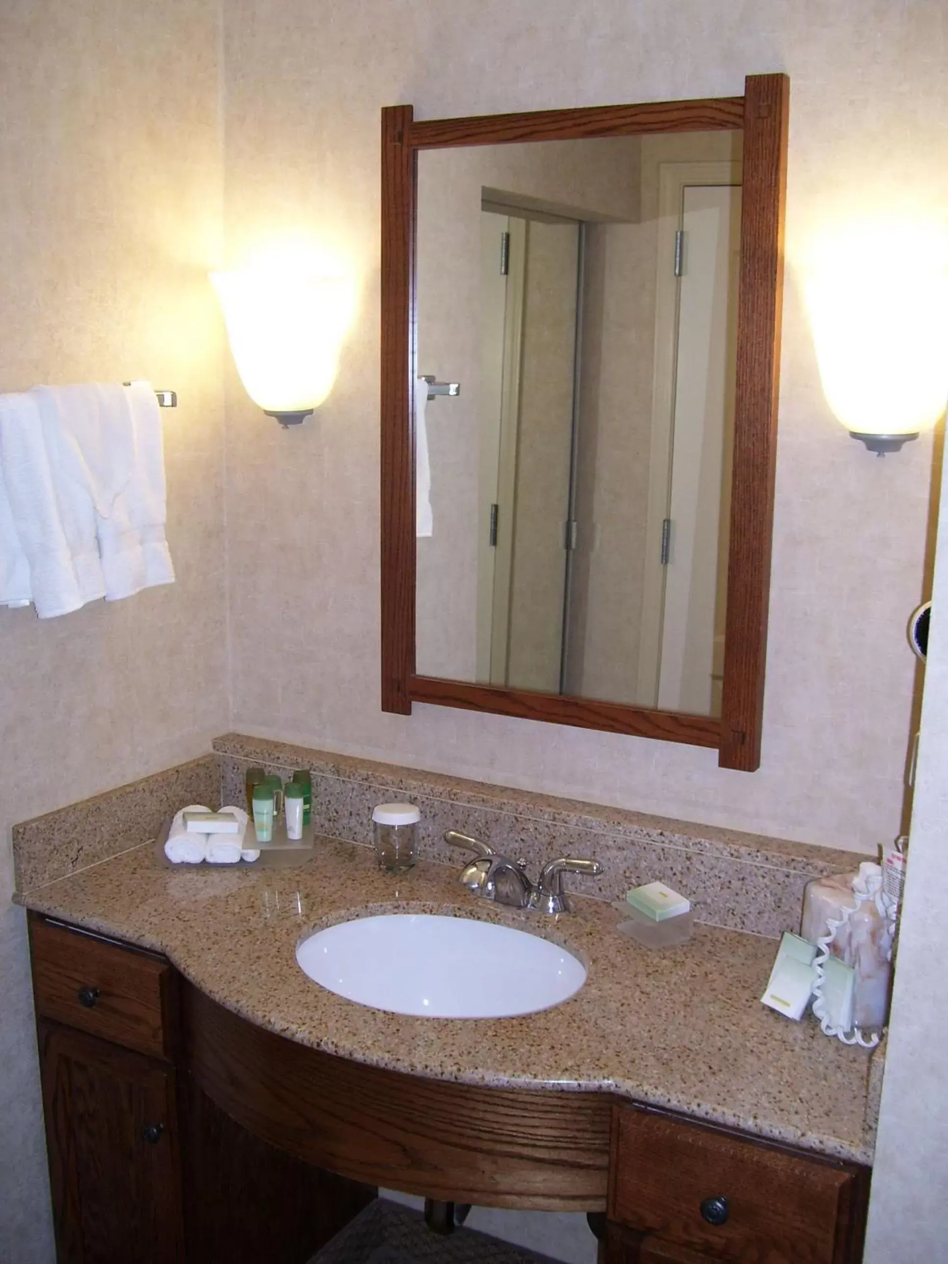 Bathroom in Homewood Suites Bakersfield