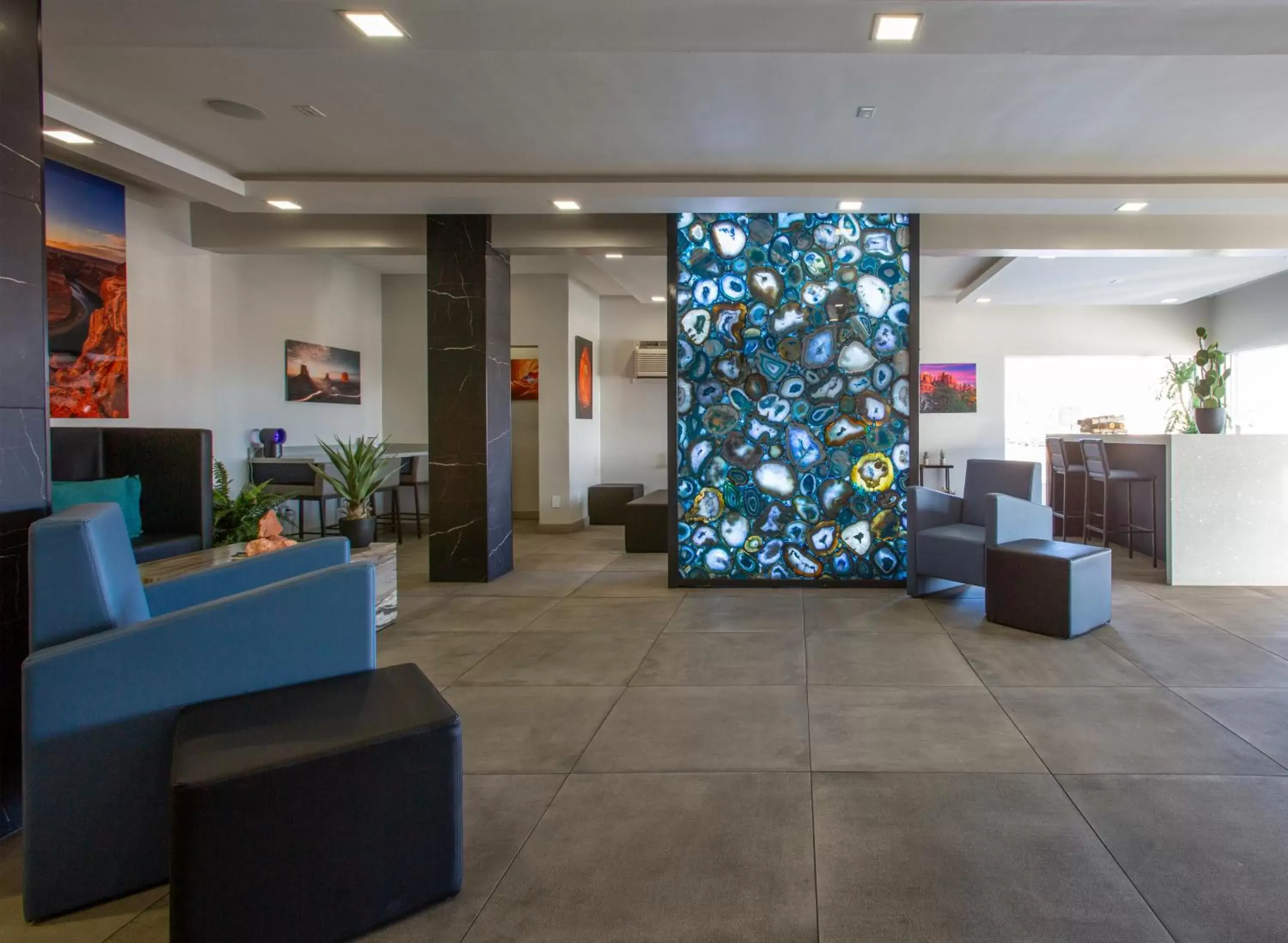 Seating area, Lobby/Reception in Hotel Elev8 Flagstaff I-40 Exit 198 Butler Ave