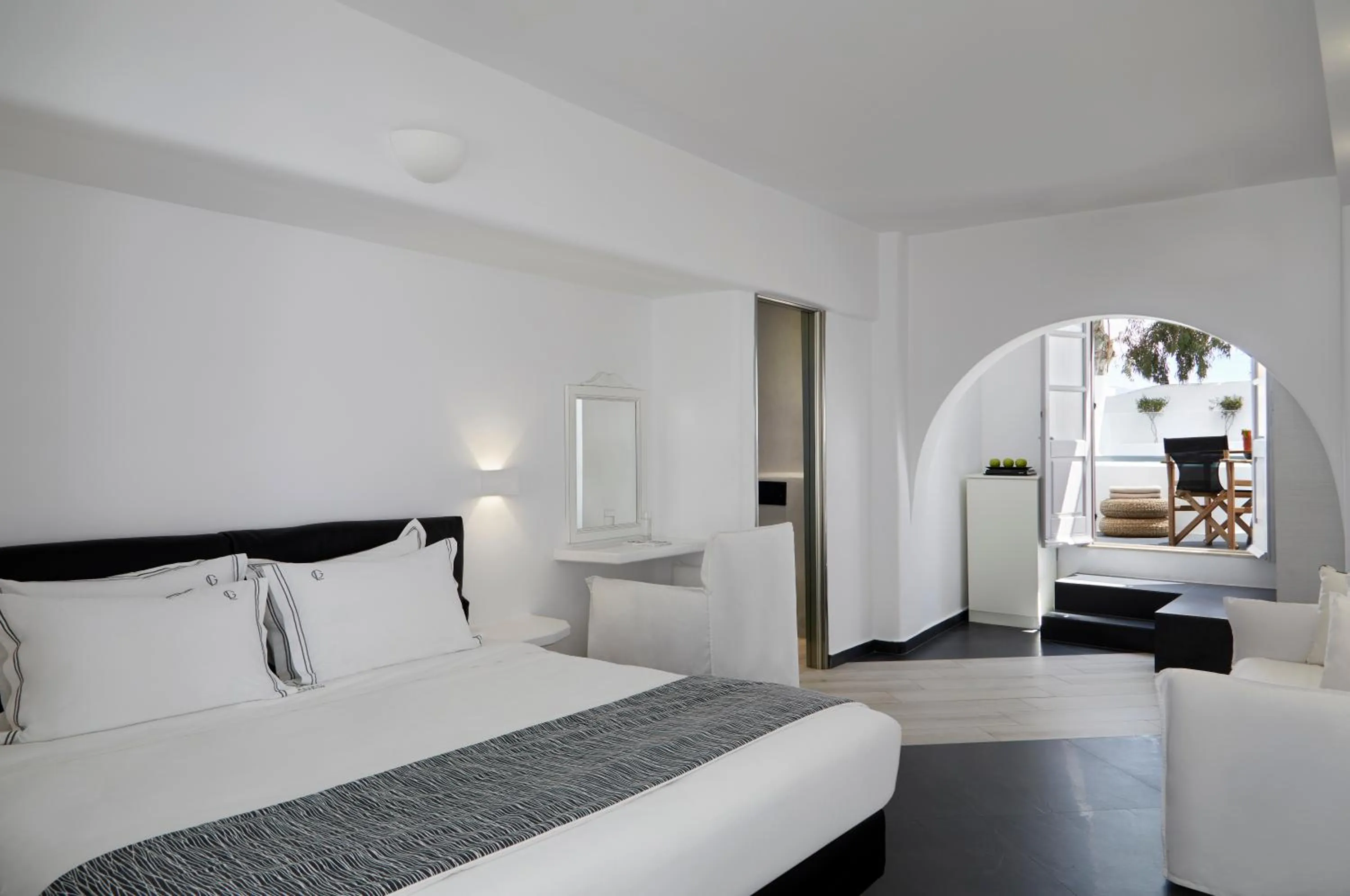 Executive Suite with Garden View in Kallisti Thera Hotel