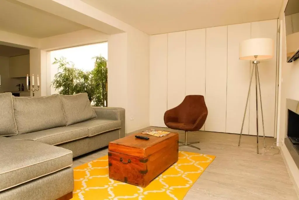 Living room, Seating Area in Hotel Casa Palmela - Small Luxury Hotels of The World, Hotel & Villas