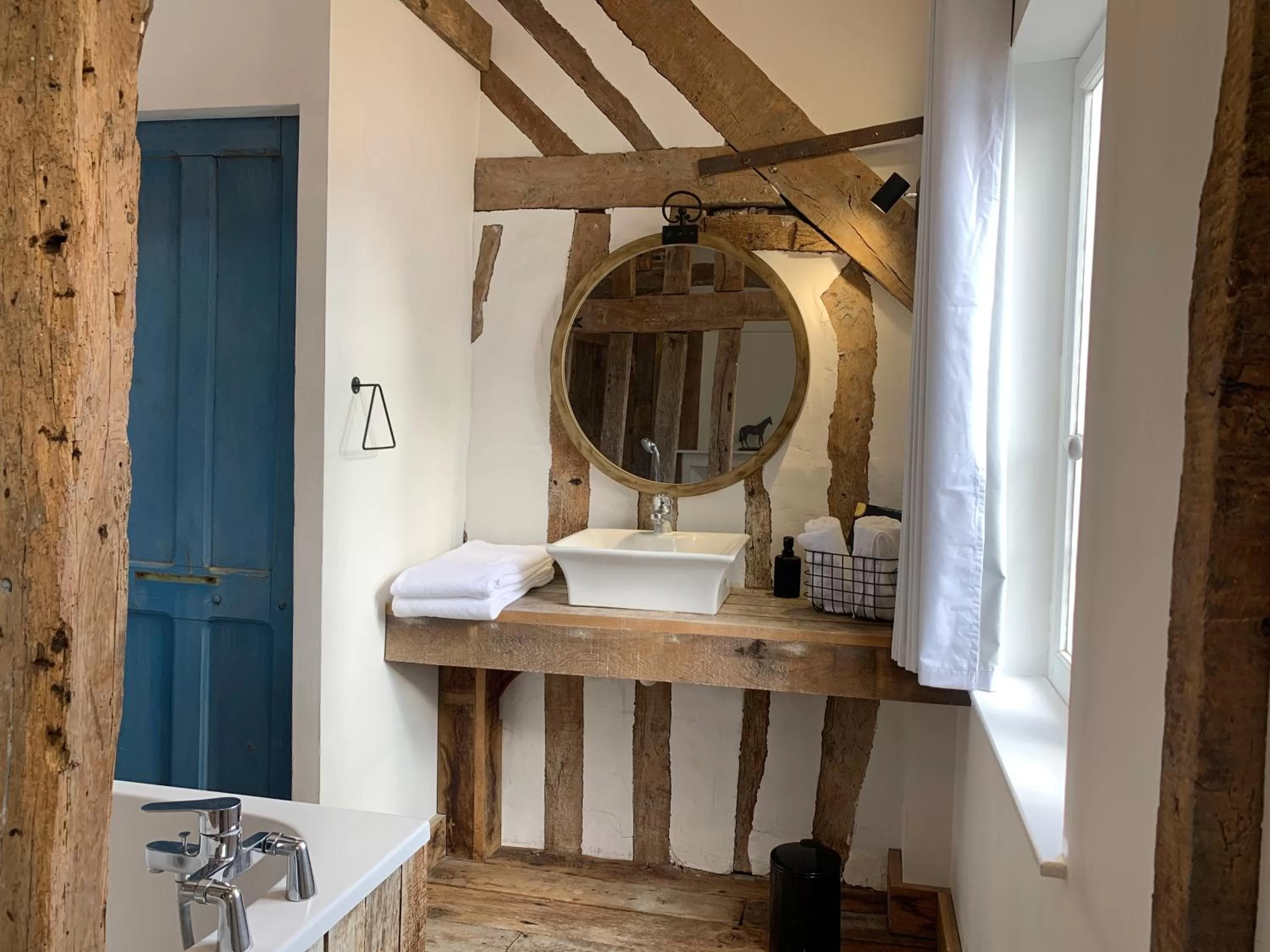 Bathroom in L'Ecole des Demoiselles