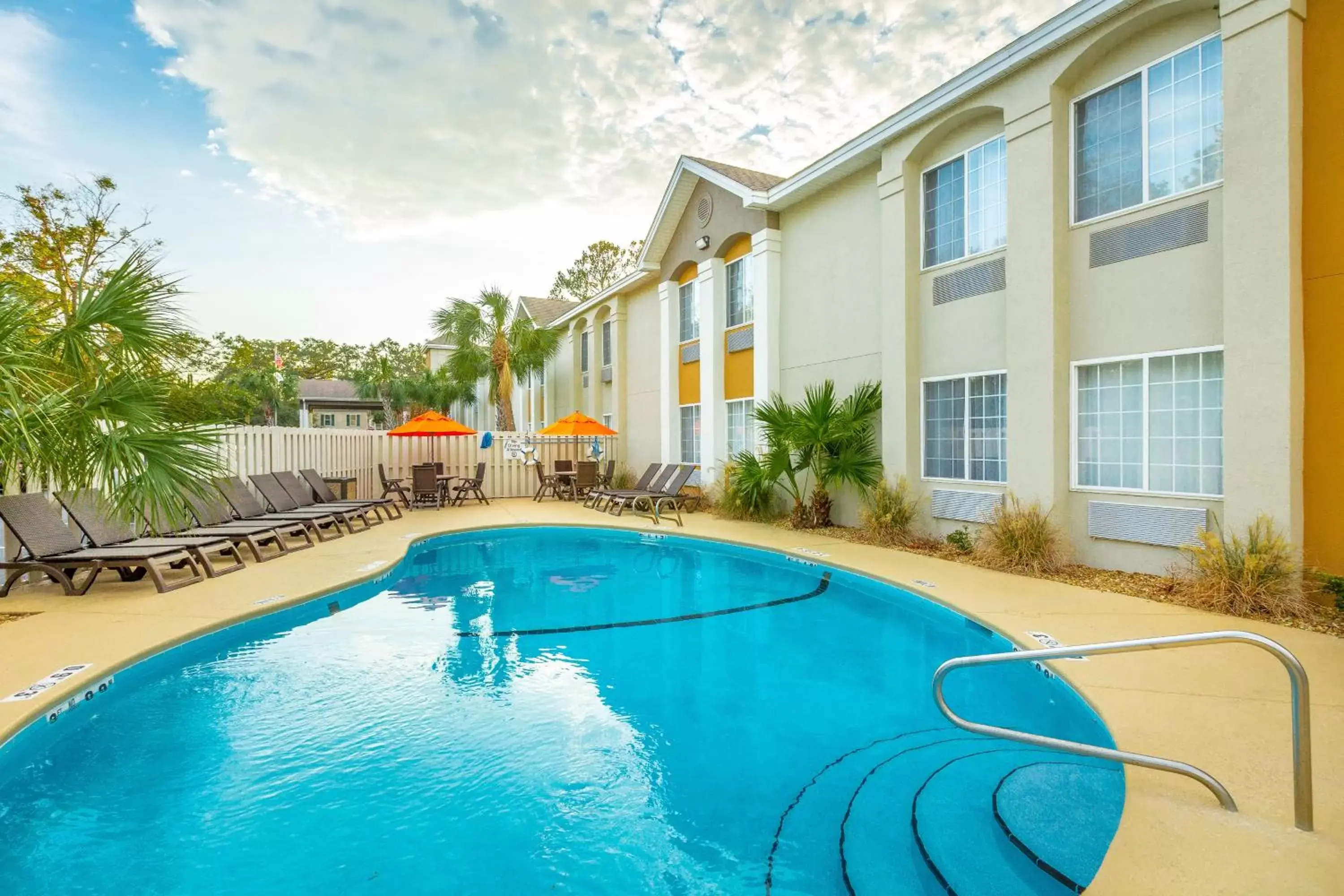 Swimming Pool in Holiday Inn Express Saint Simons Island, an IHG Hotel