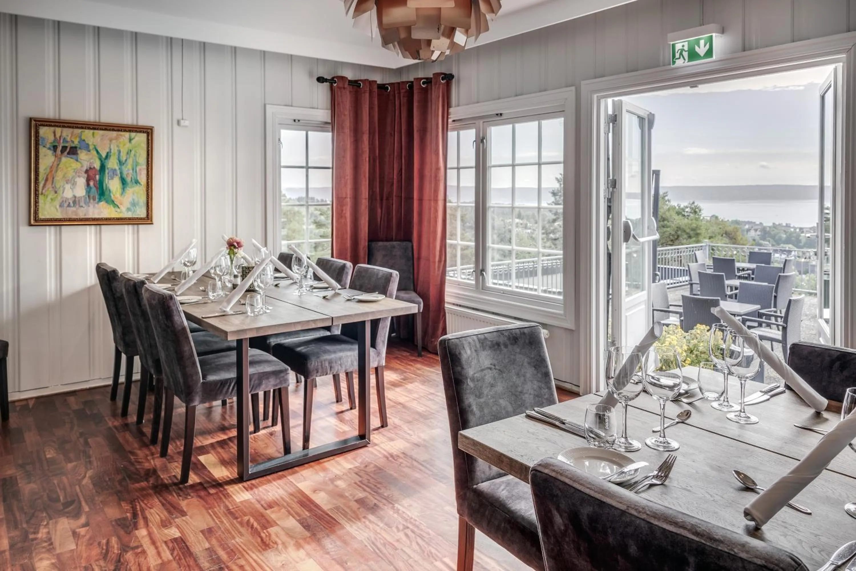 Restaurant/places to eat in Quality Hotel Leangkollen