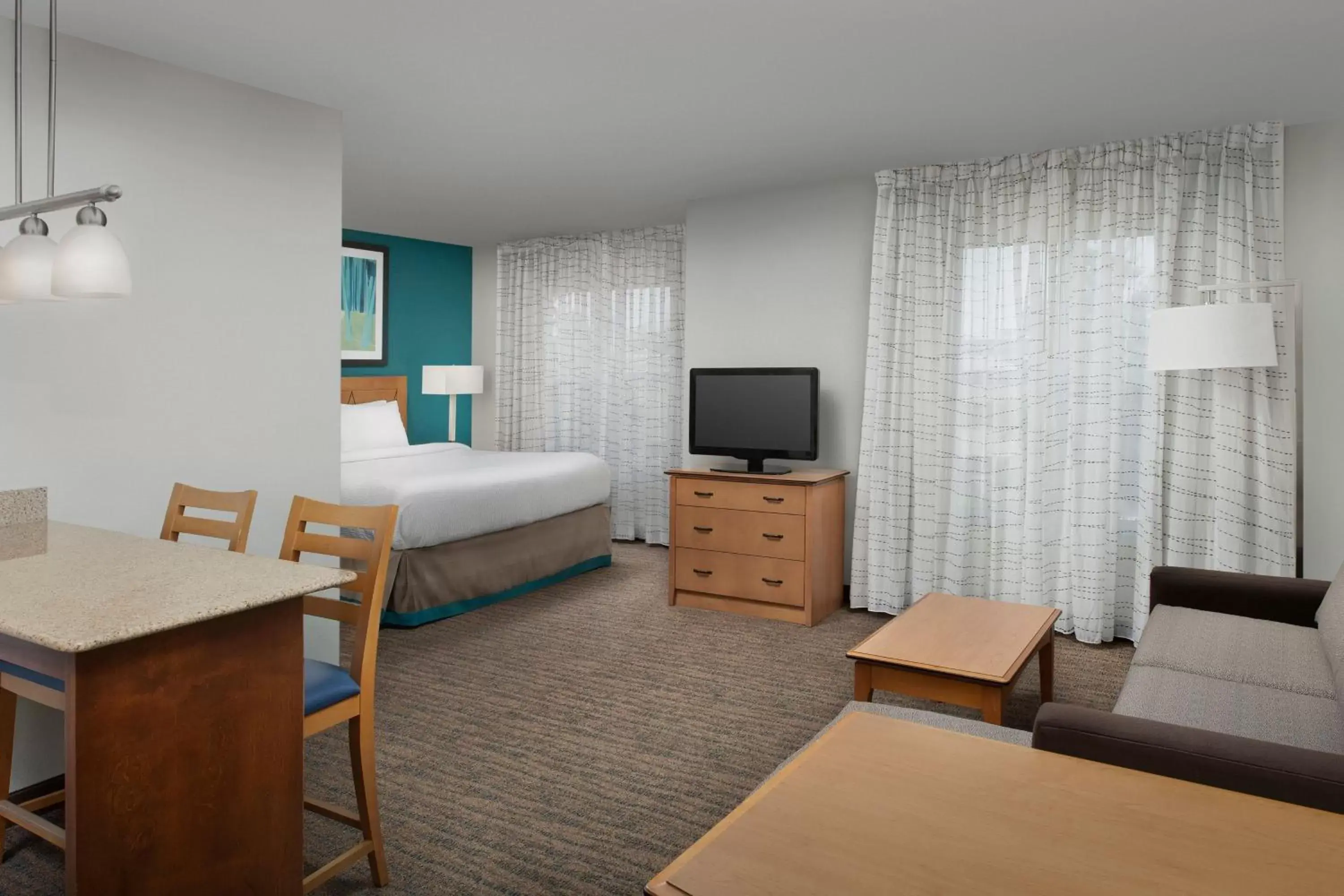 Bedroom, TV/Entertainment Center in Residence Inn Chico