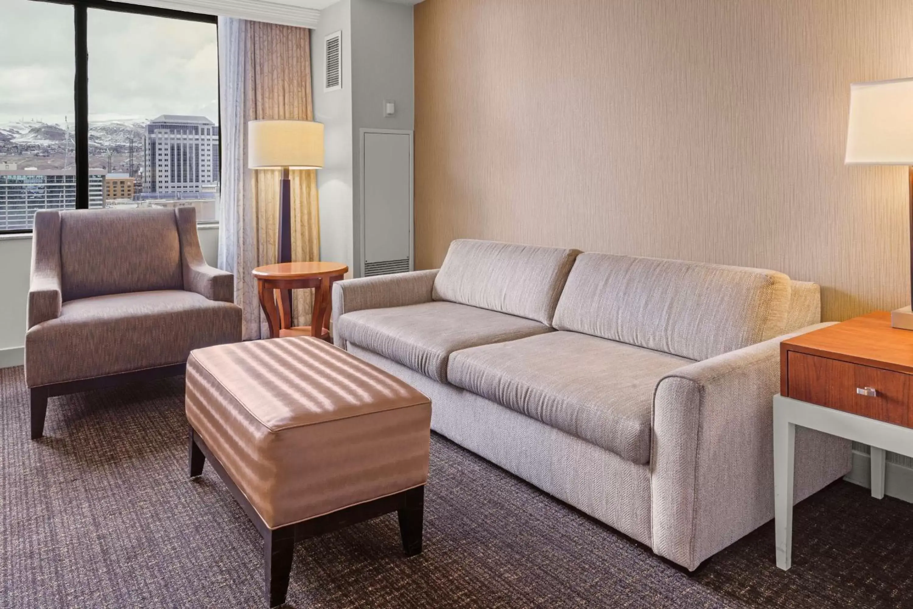 Living room, Seating Area in Hilton Salt Lake City Center