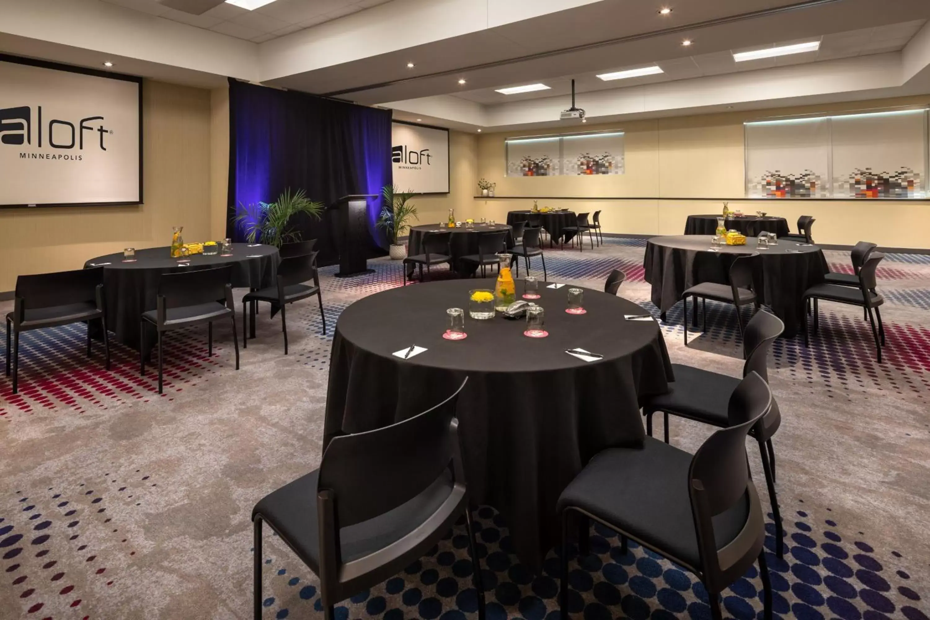 Meeting/conference room, Restaurant/Places to Eat in Aloft Minneapolis
