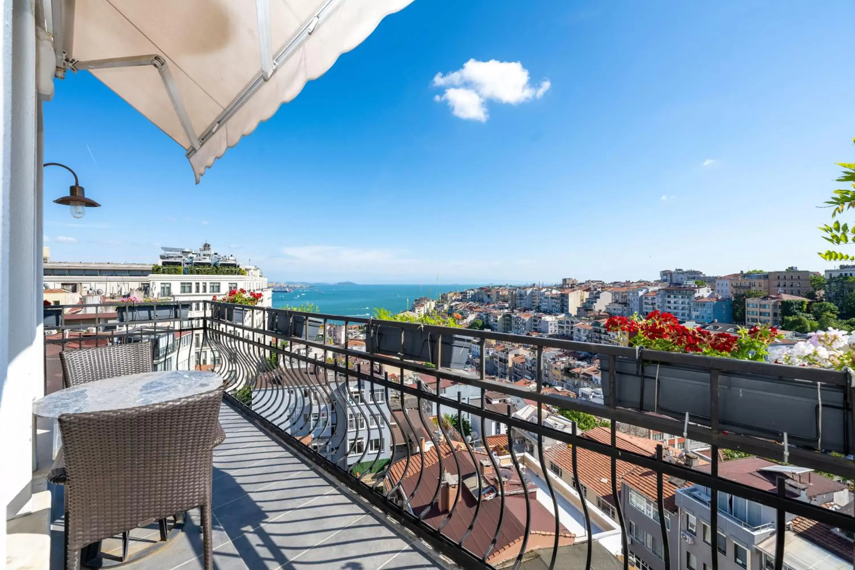 Balcony/Terrace in Juno Hotel Taksim