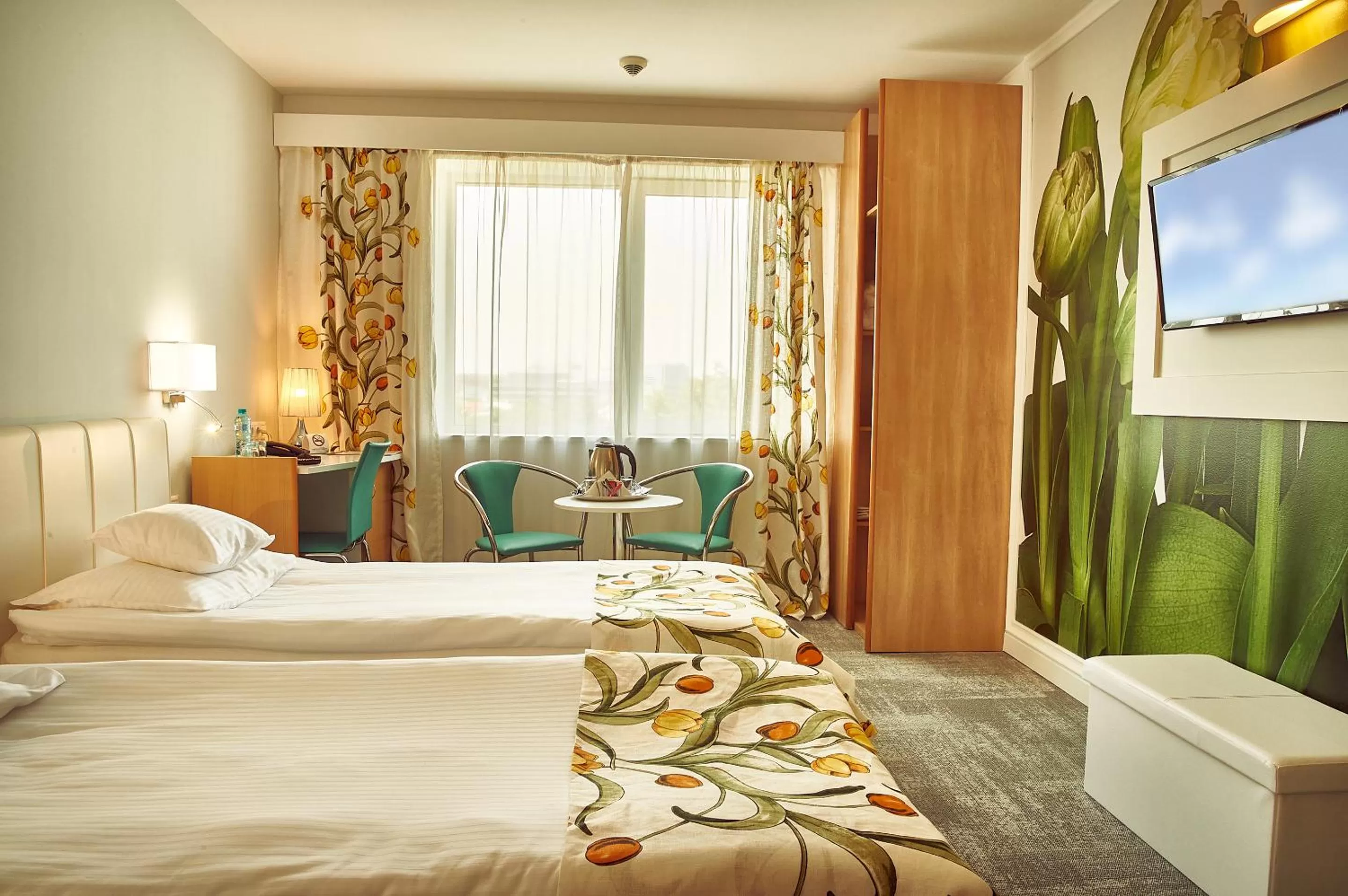 Photo of the whole room, Bed in Continental Forum Bucuresti Palatul Parlamentului