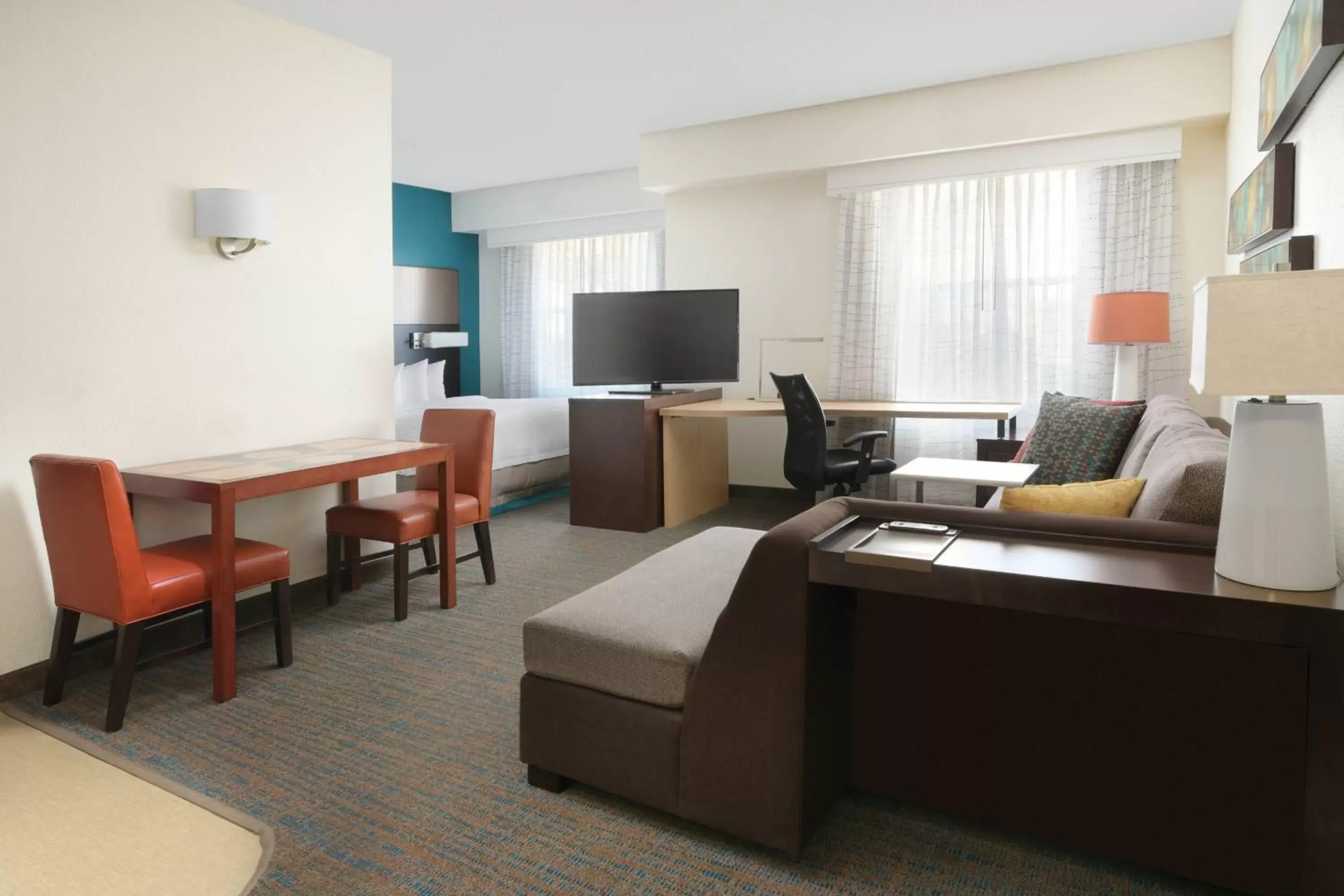 Photo of the whole room, Seating Area in Residence Inn Dallas Park Central