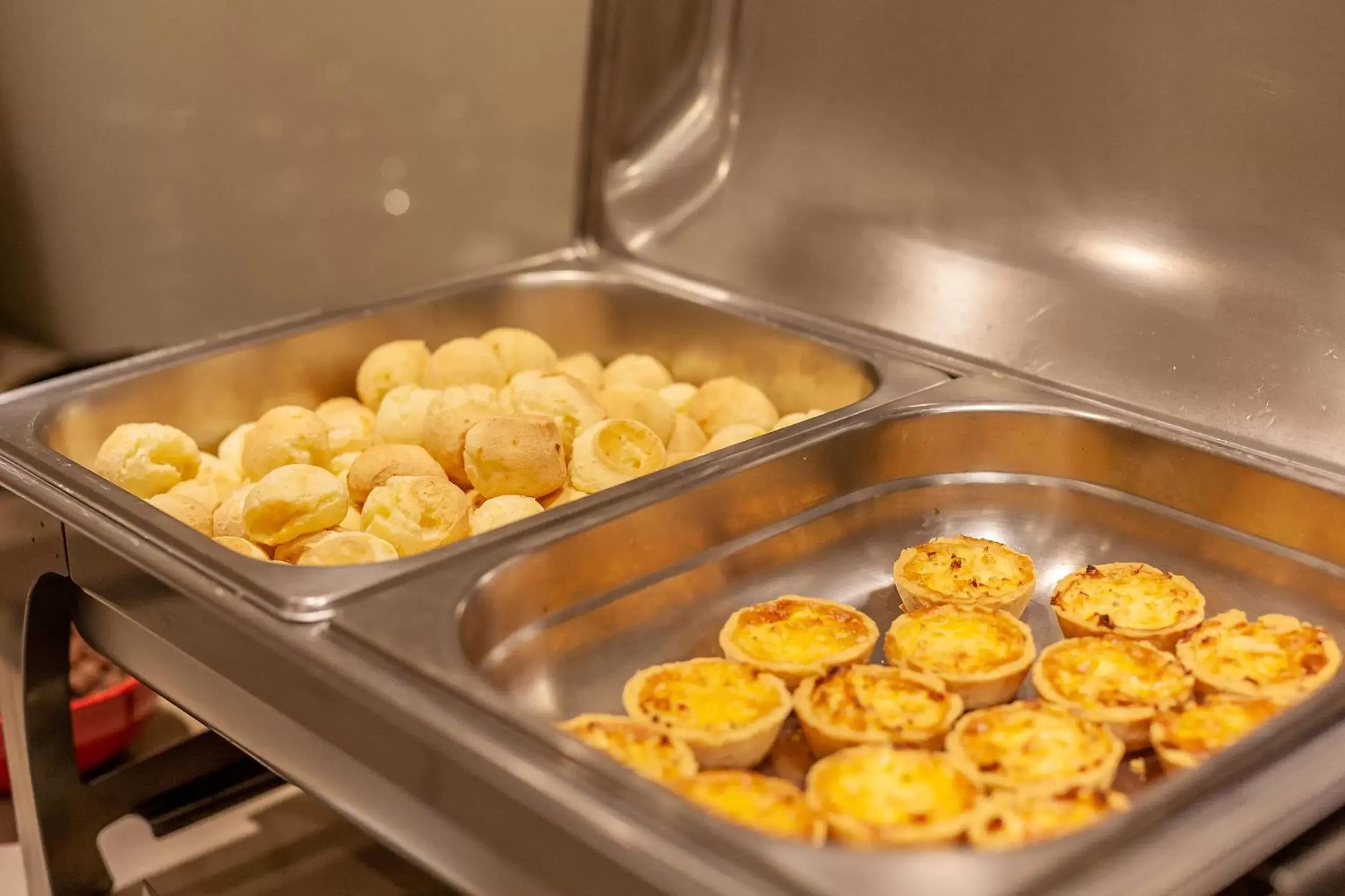 Buffet breakfast in Tri Hotel Executive Brusque Buffet breakfast in Tri Hotel Executive Brusque