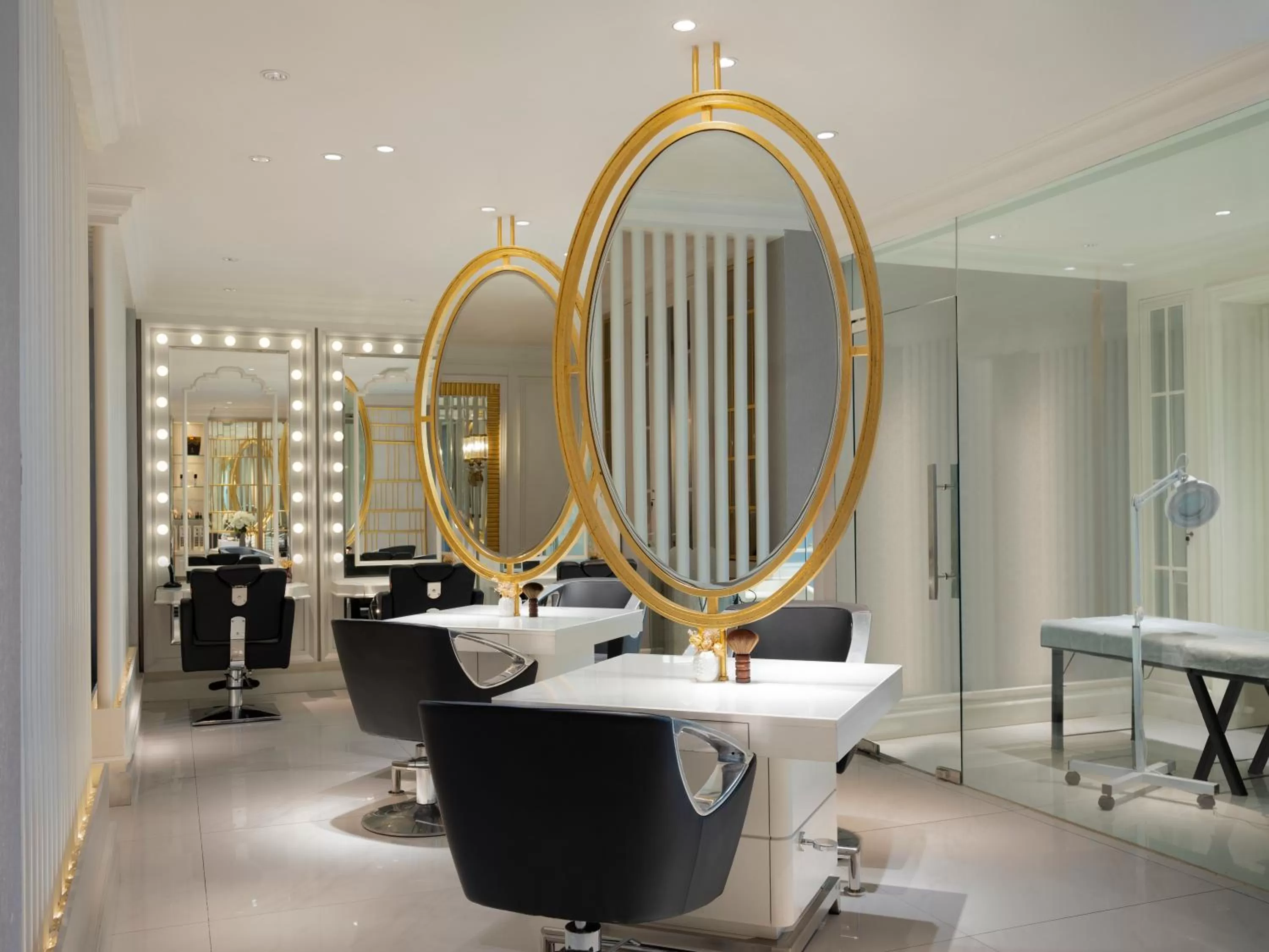 hair dryier in JHL Solitaire Gading Serpong