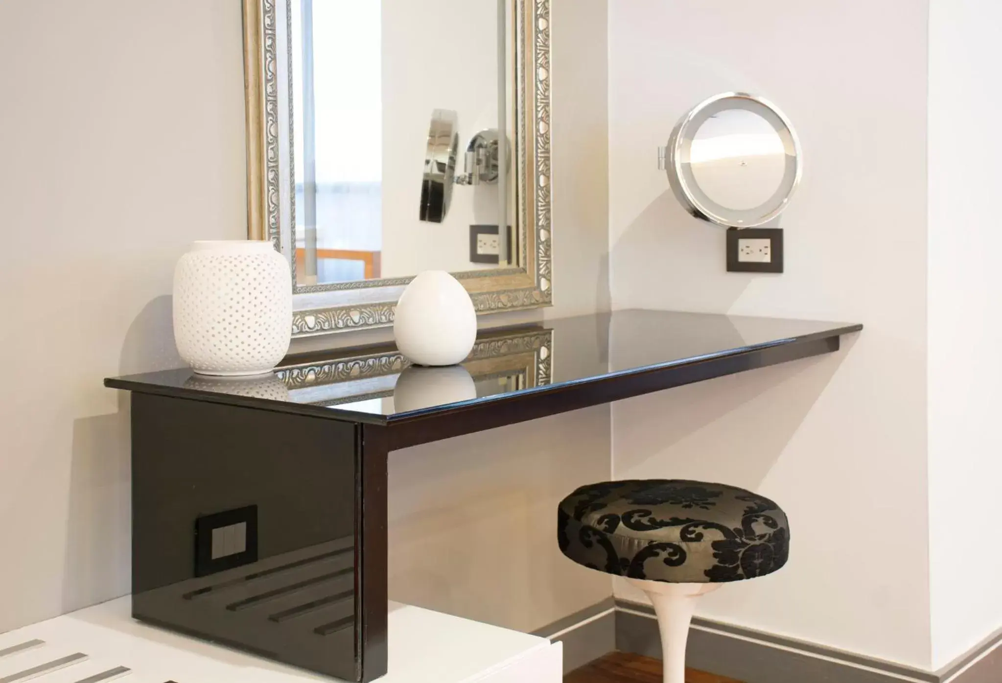 Photo of the whole room, Bathroom in Presidente InterContinental Guadalajara, an IHG Hotel