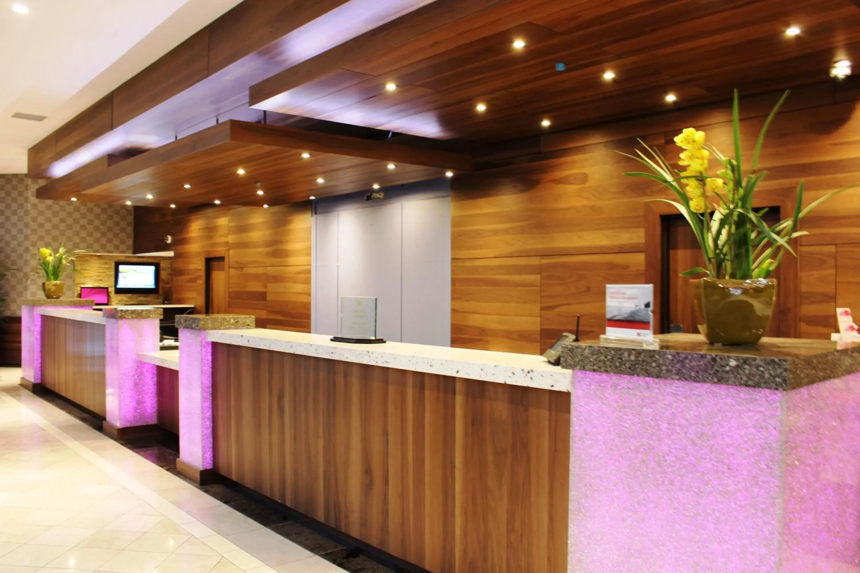 Property building, Lobby/Reception in Crowne Plaza Hotel Foster City-San Mateo, an IHG Hotel