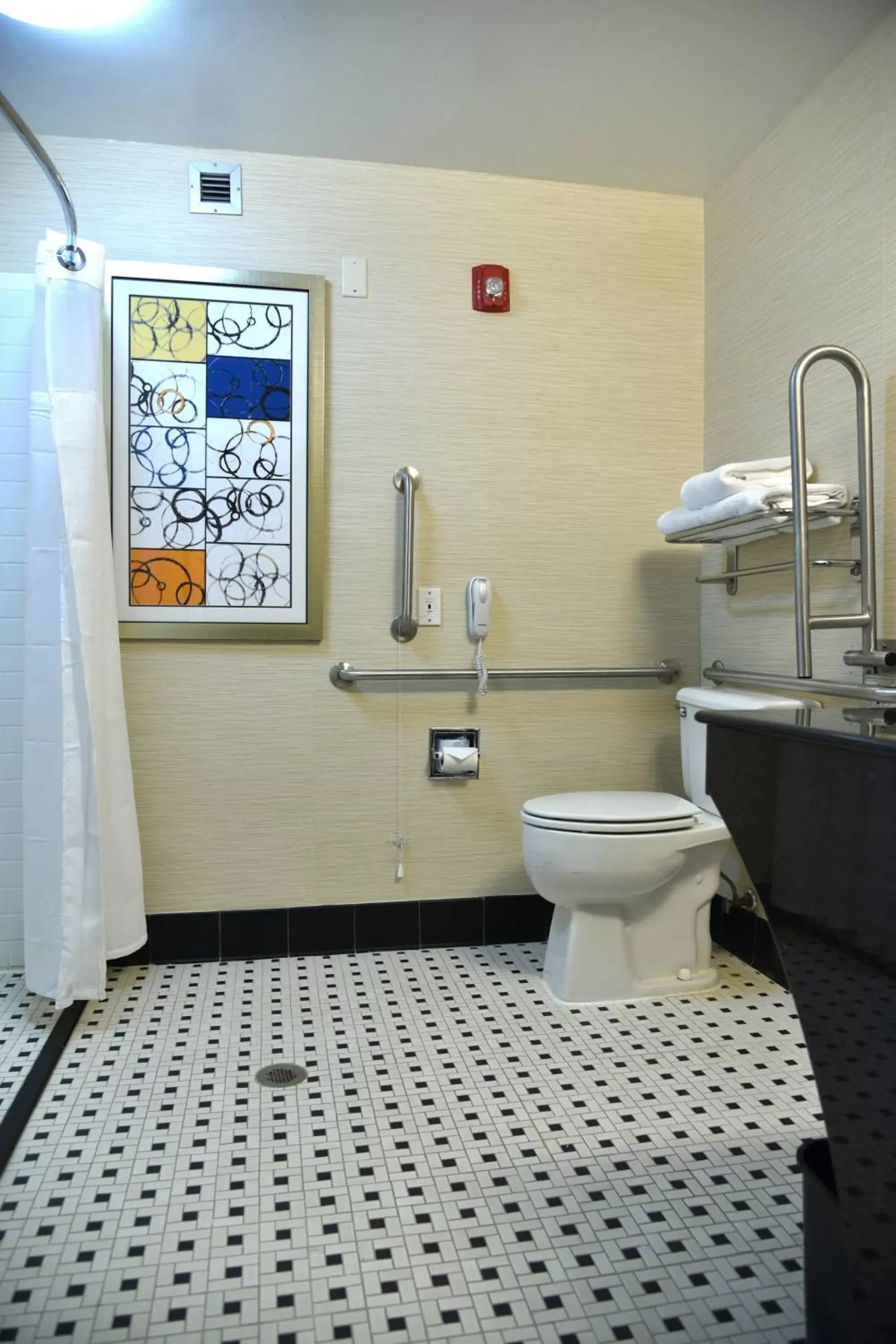 Bathroom in Fairfield Inn Hartford Airport