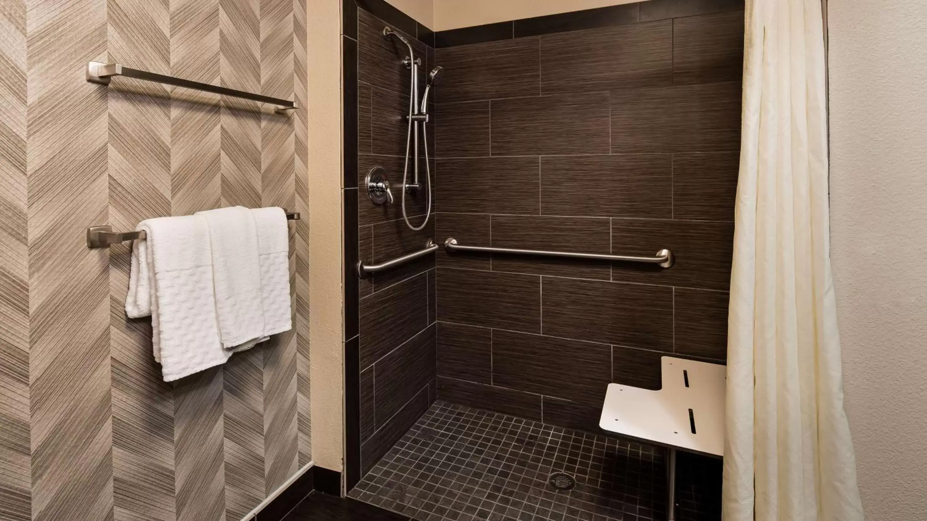 Bathroom in Best Western Roosevelt Place