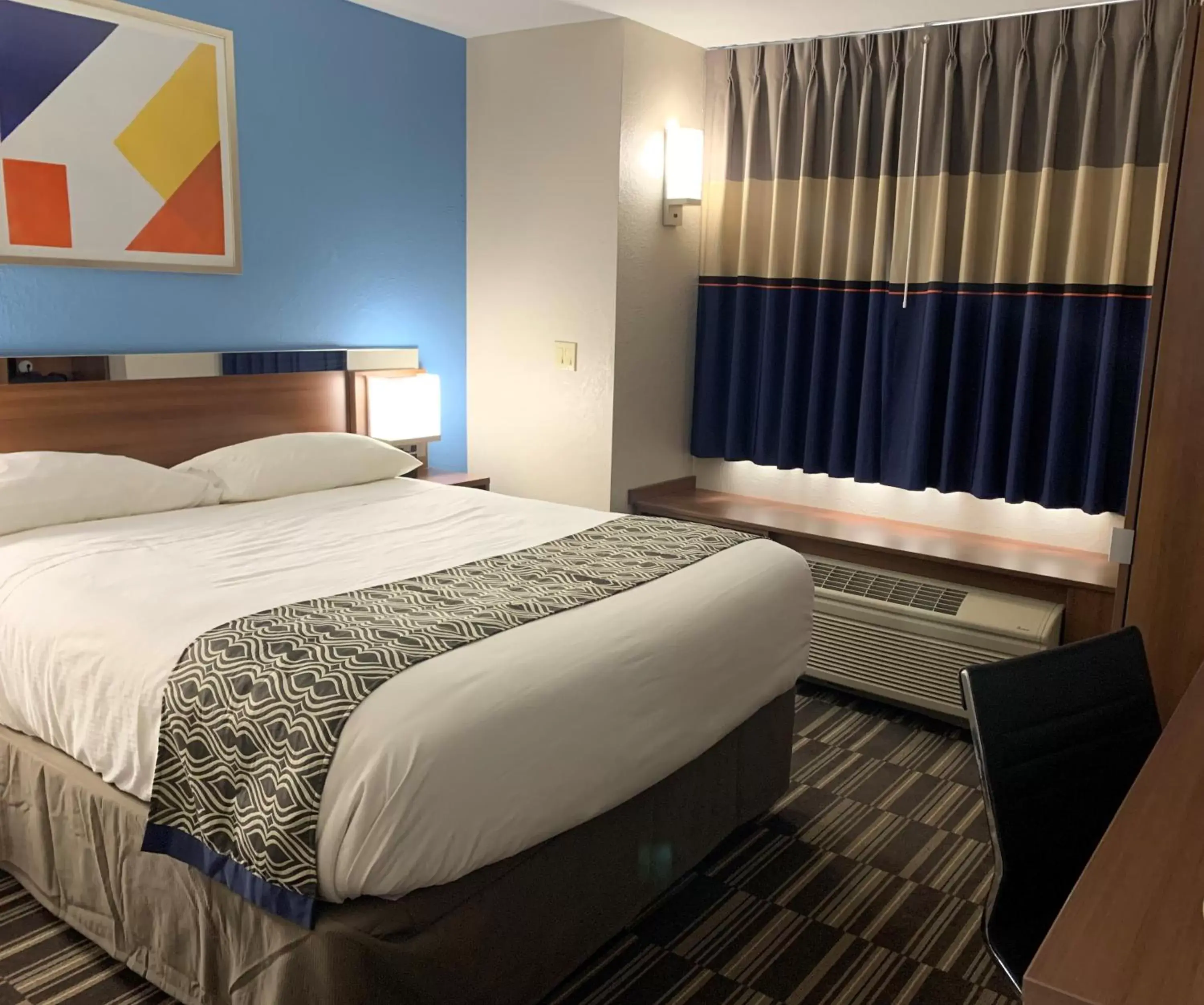 Photo of the whole room, Bed in Microtel Inn & Suites by Wyndham Fond Du Lac