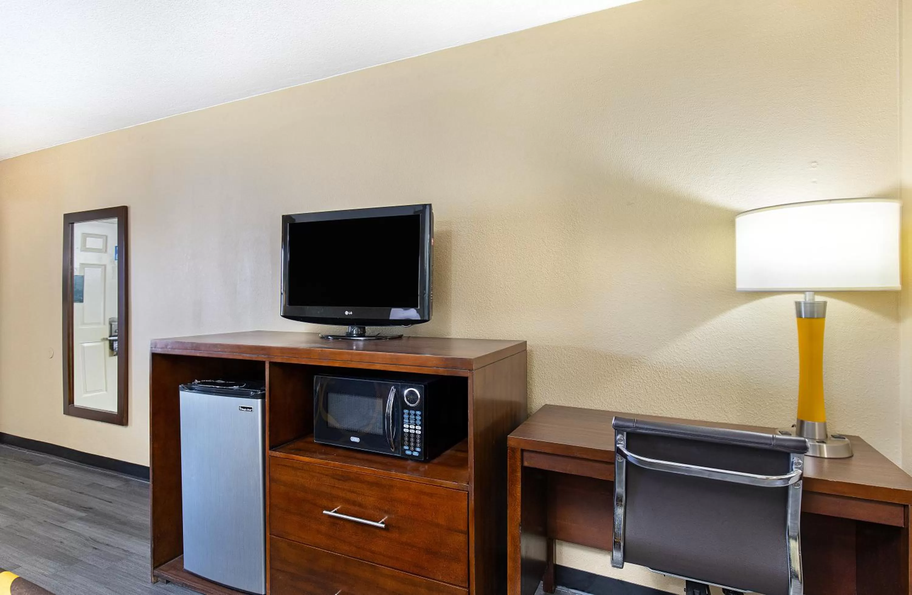 Bedroom in Super 8 by Wyndham Nashville West