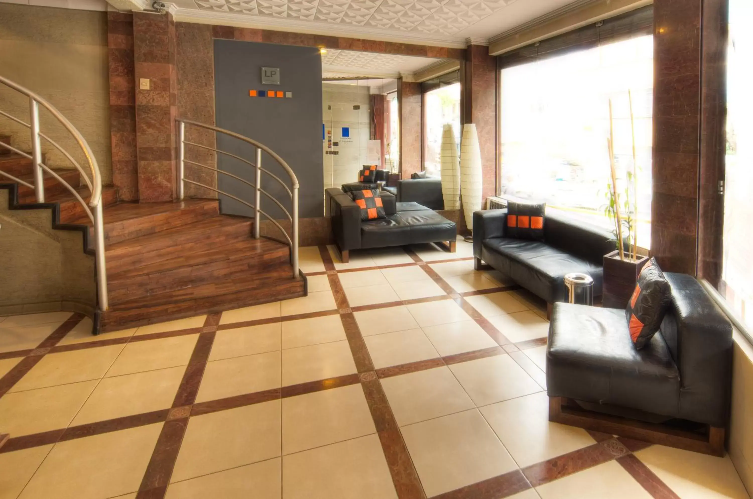 Lobby or reception, Seating Area in Hotel LP Columbus