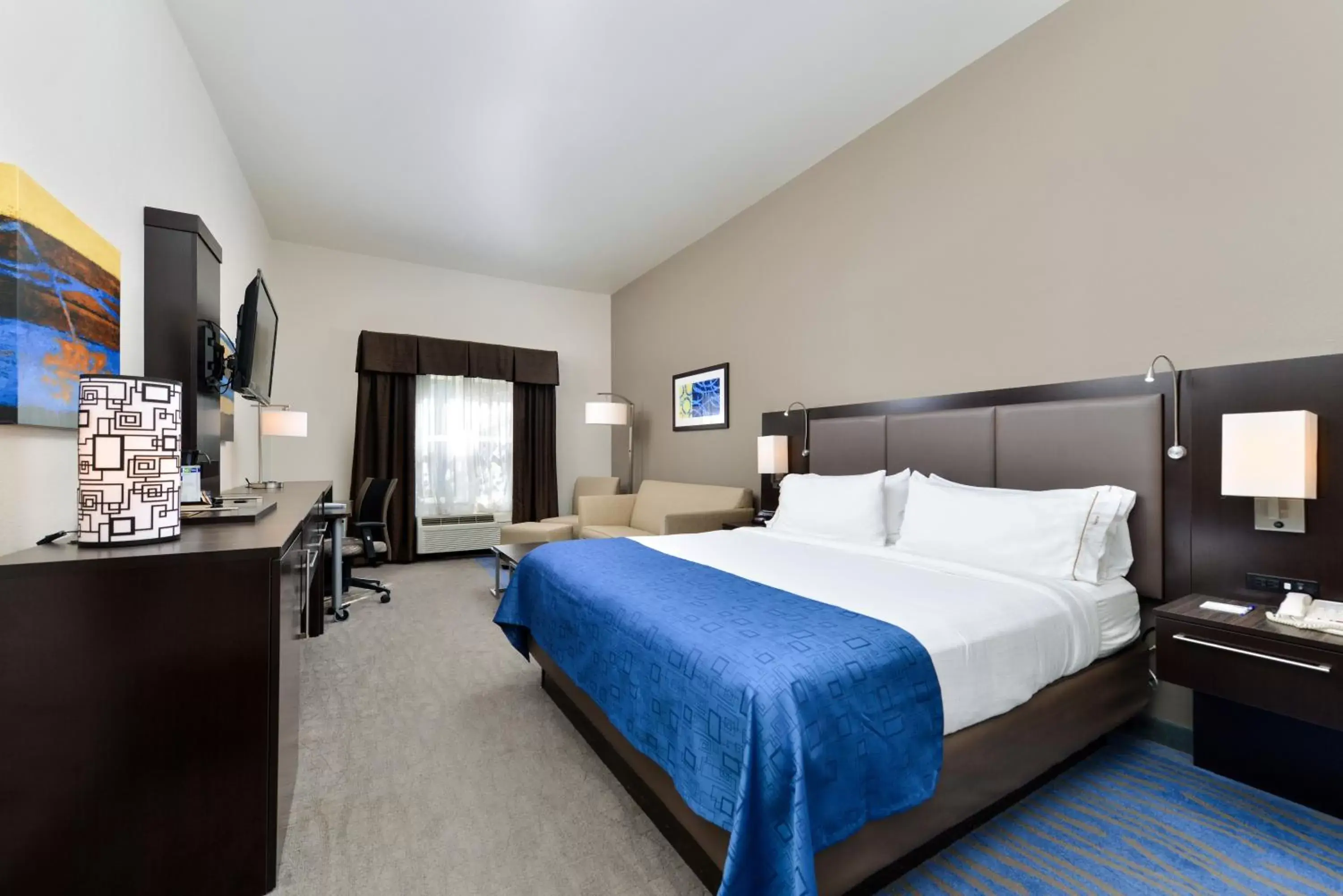 Photo of the whole room in Holiday Inn Express Hotel & Suites St. Louis West-O'Fallon, an IHG Hotel