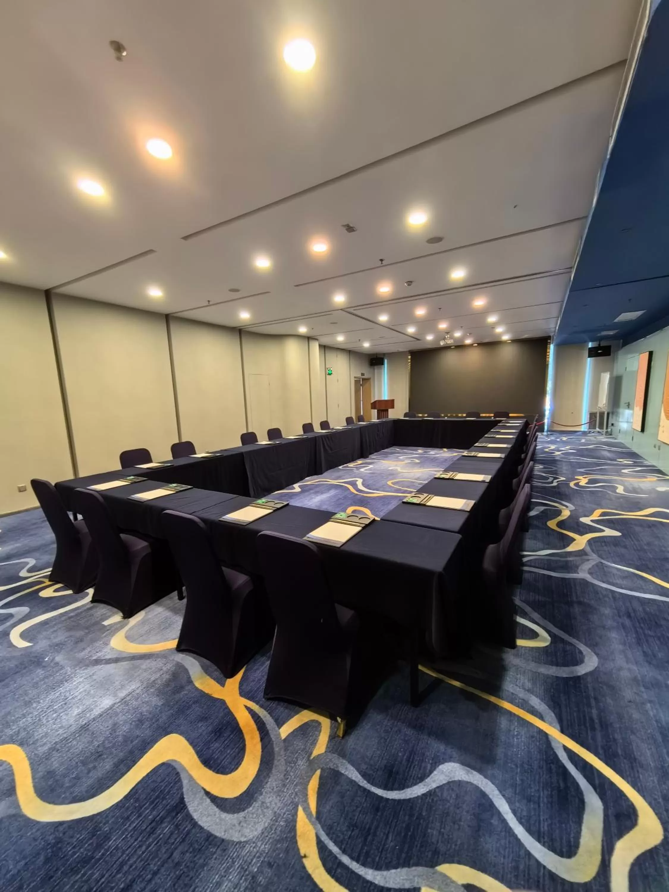 Meeting/conference room in Shenzhen Novotel Watergate