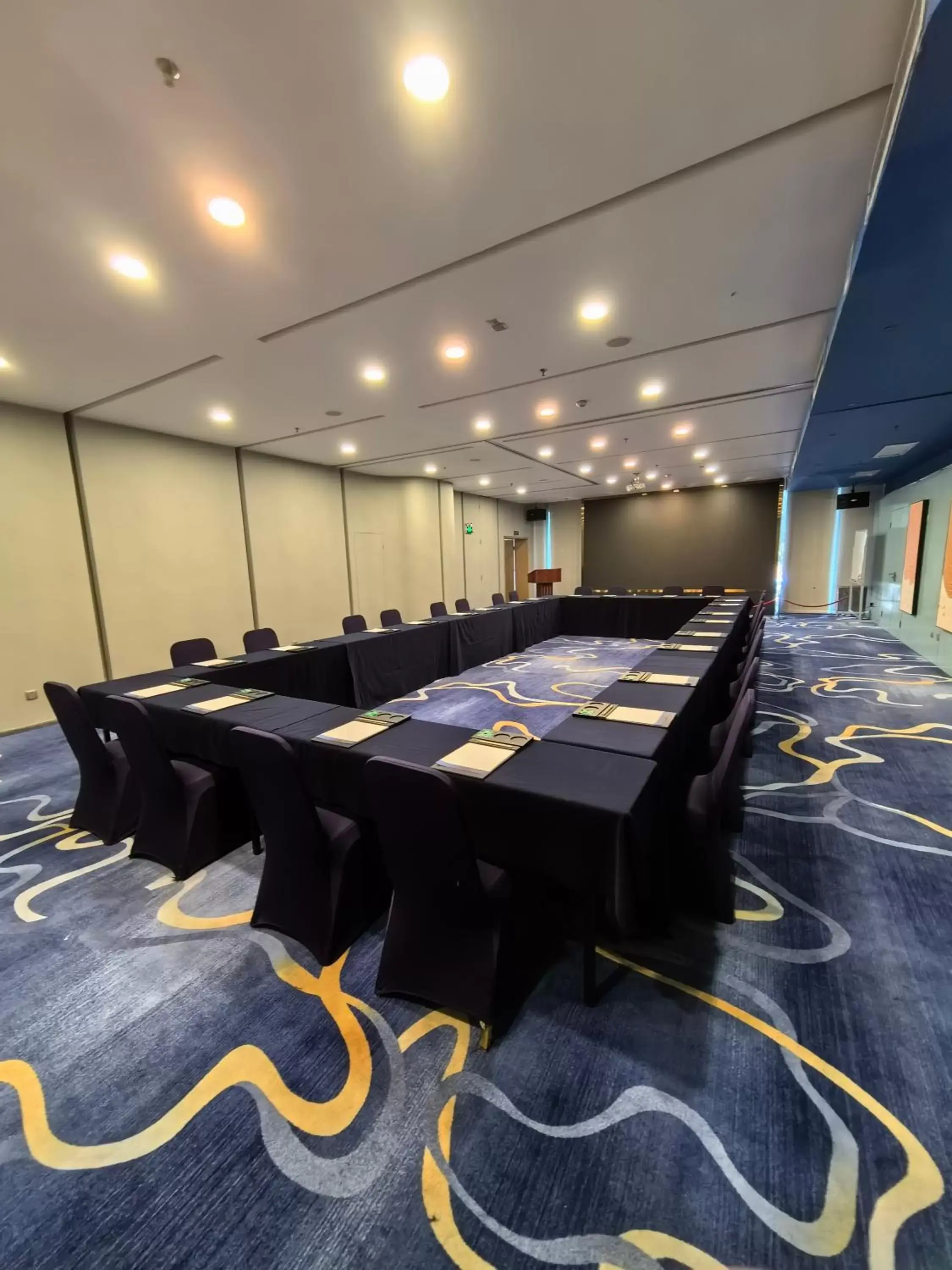 Meeting/conference room in Shenzhen Novotel Watergate(Kingkey 100)