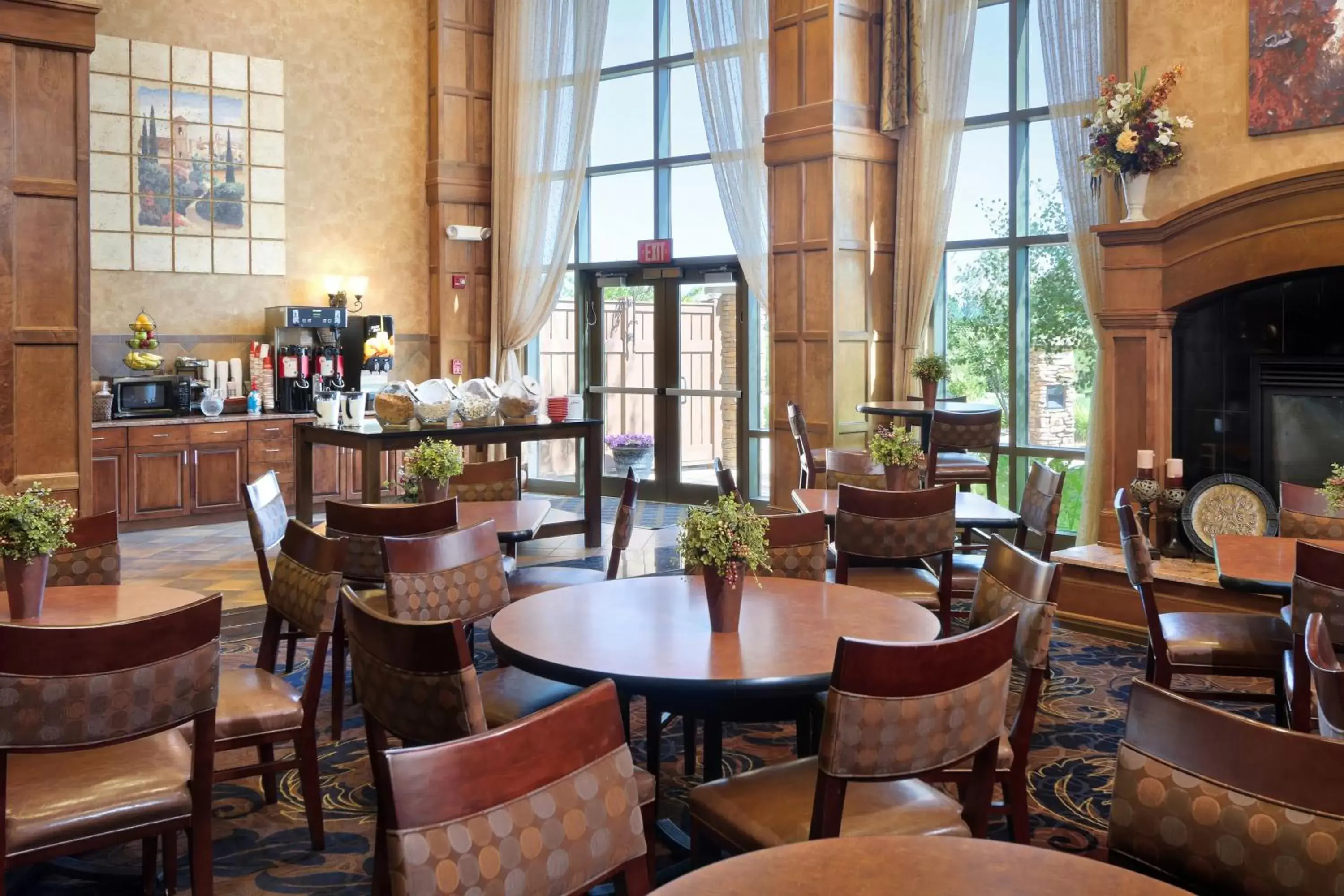 Restaurant/Places to Eat in ClubHouse Hotel Sioux Falls