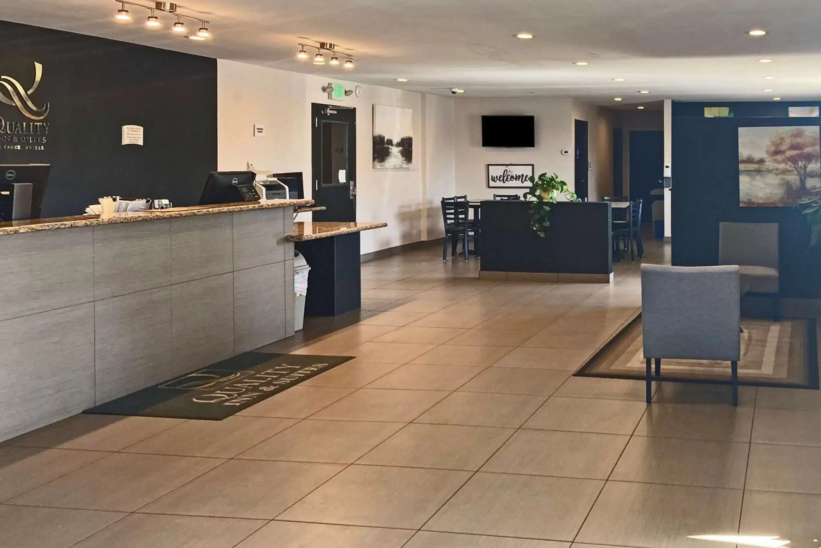 Lobby or reception, Lobby/Reception in Quality Inn & Suites near Downtown Bakersfield