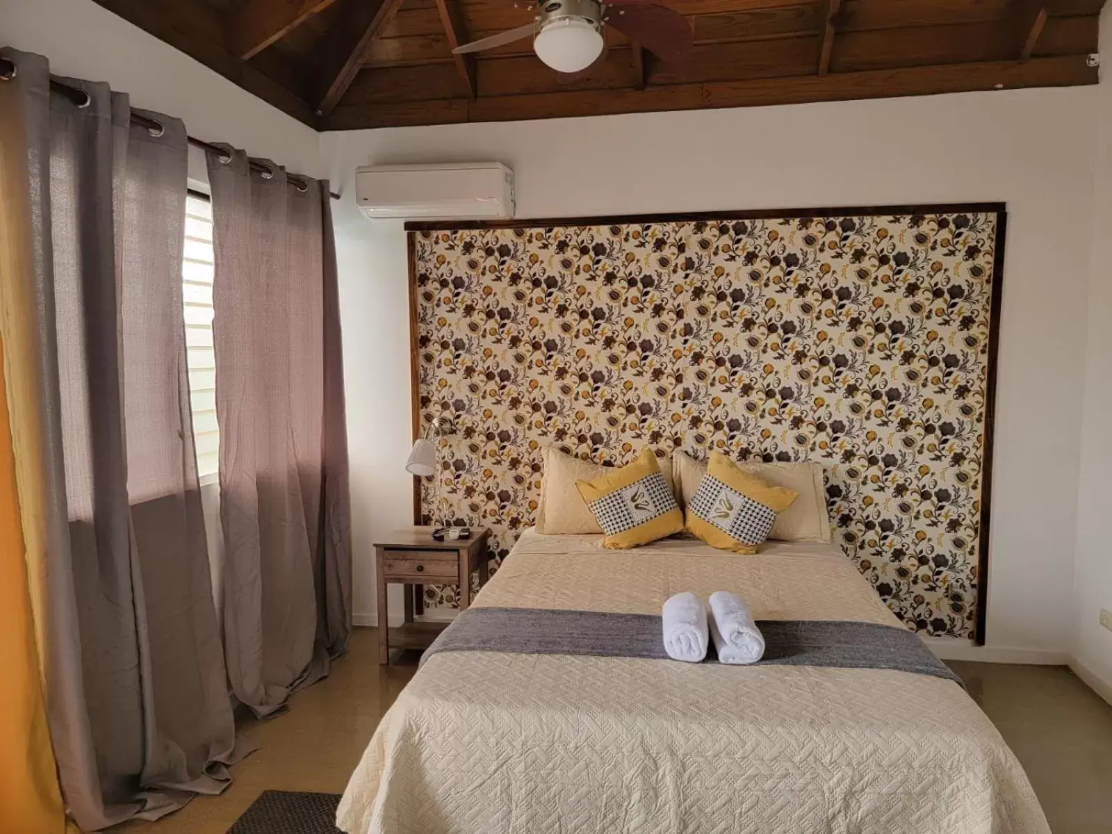 Bedroom, Bed in Hotel Sea Breeze Sosua