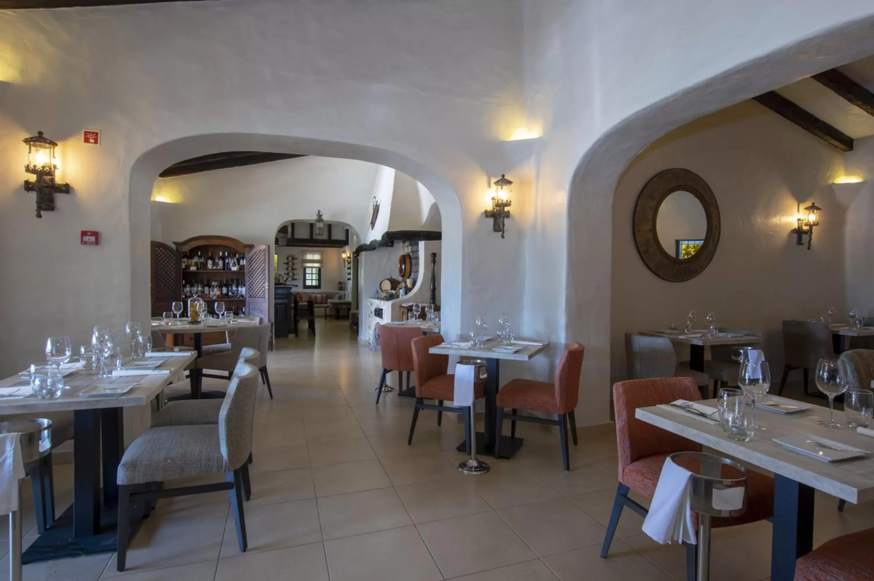 Restaurant/places to eat in Rocha Brava Village Resort Restaurant/places to eat in Rocha Brava Village Resort