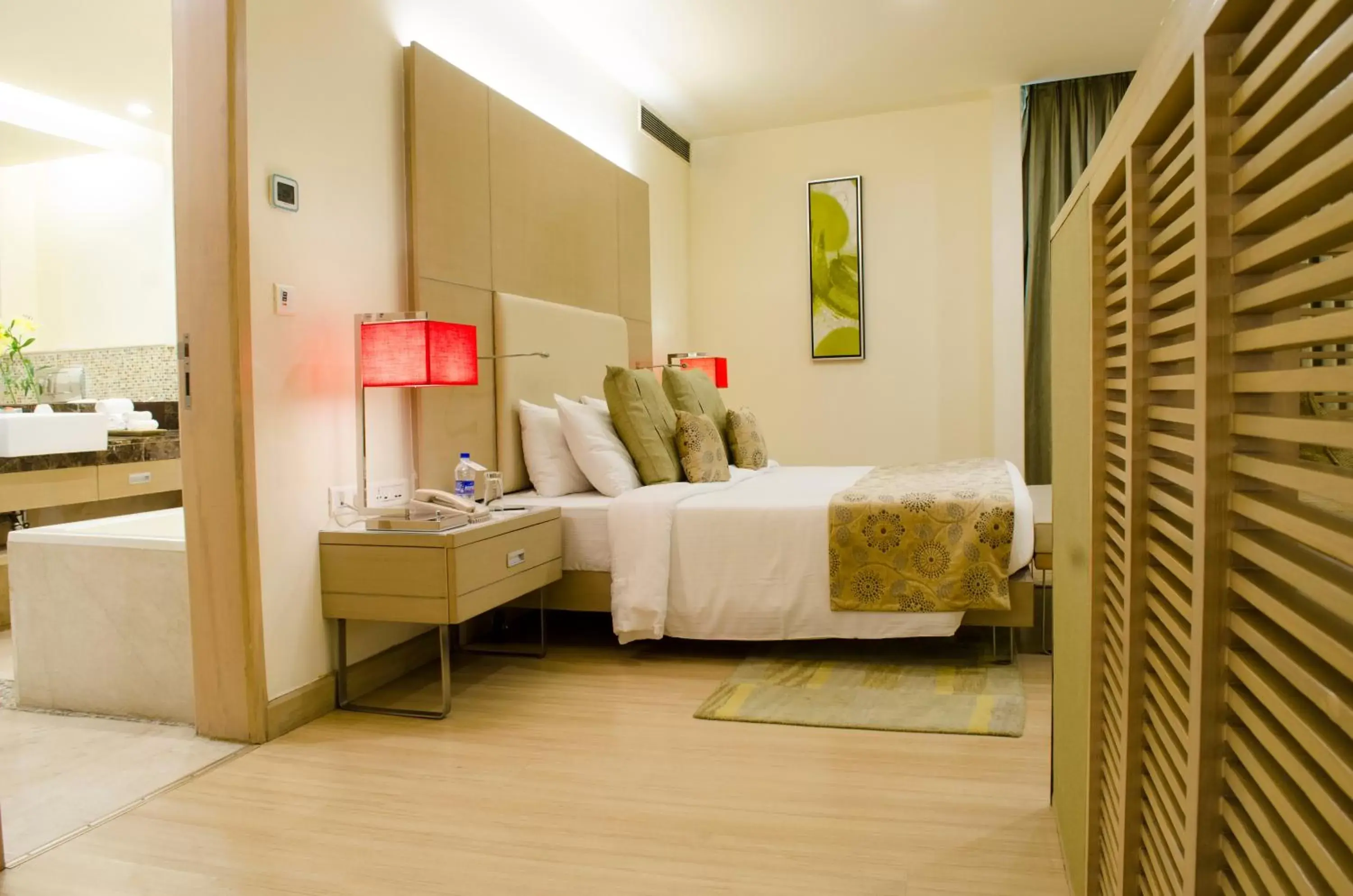 Bedroom, Bed in Radisson Blu Hotel, Greater Noida