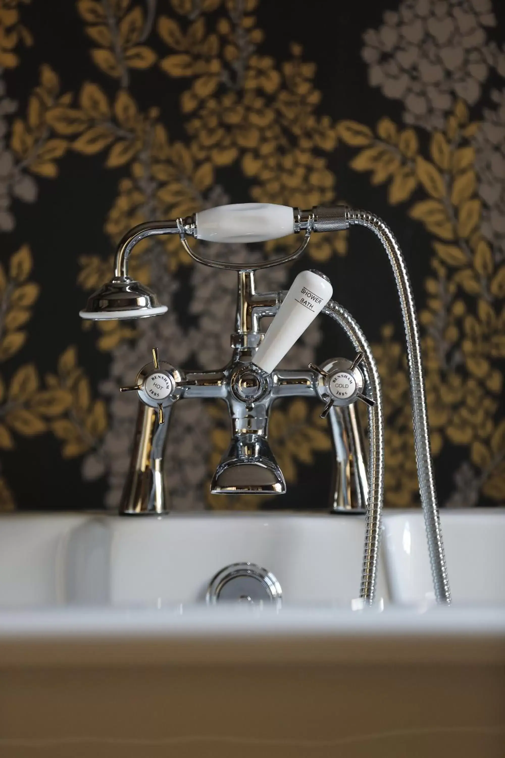 Bathroom in The Crown And Thistle