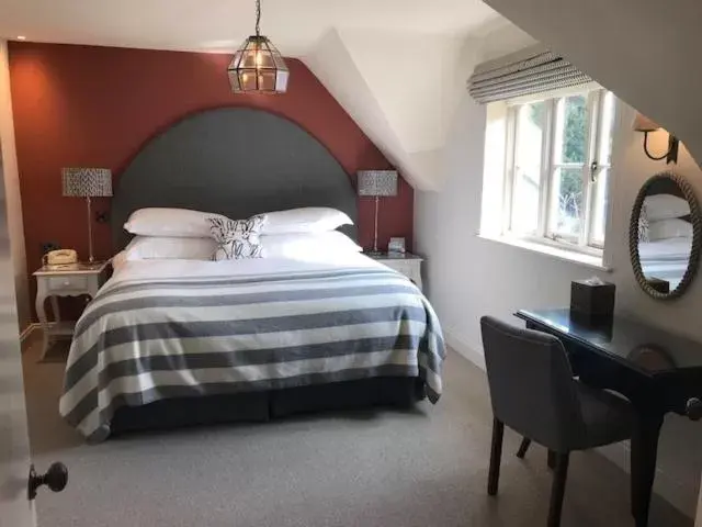 Bed in The Hare & Hounds Hotel