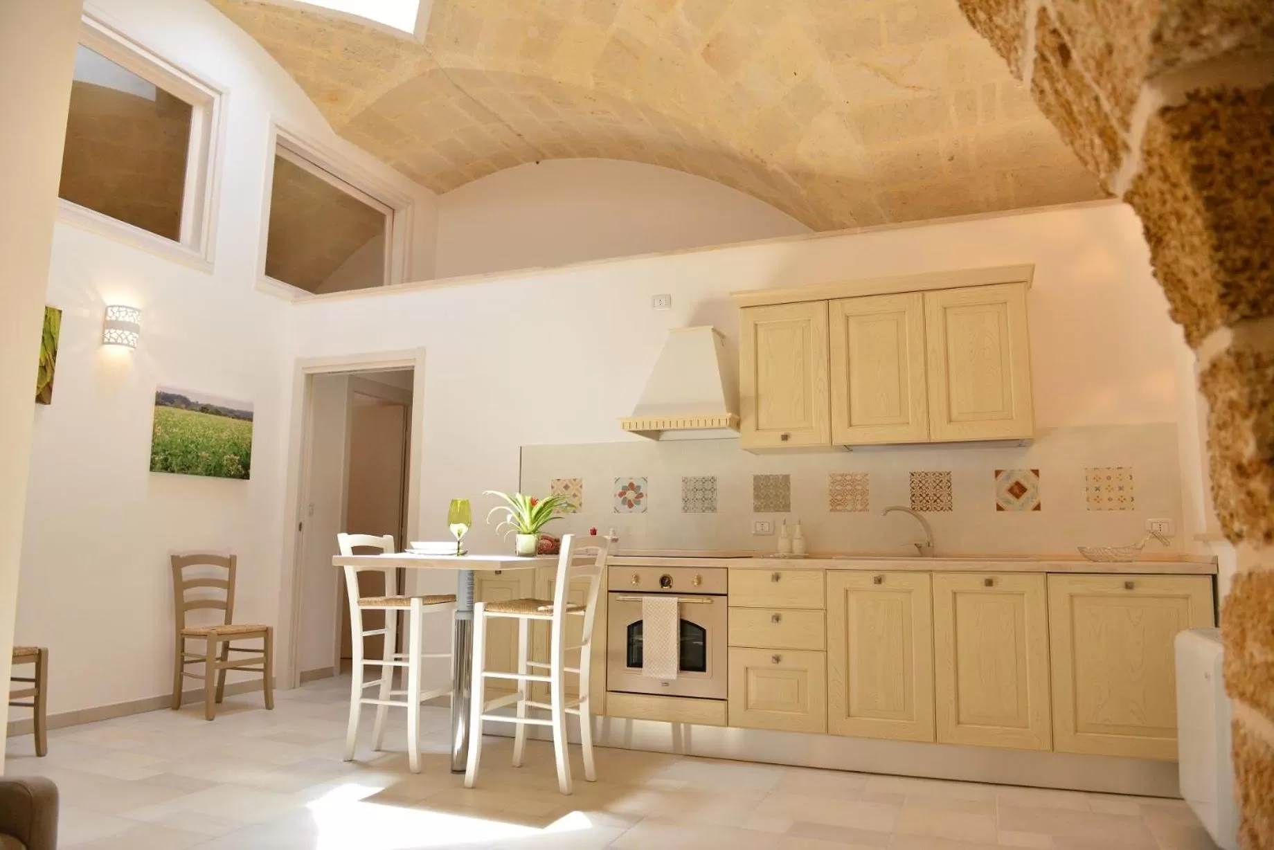 Kitchen or kitchenette in Tobacco Suite