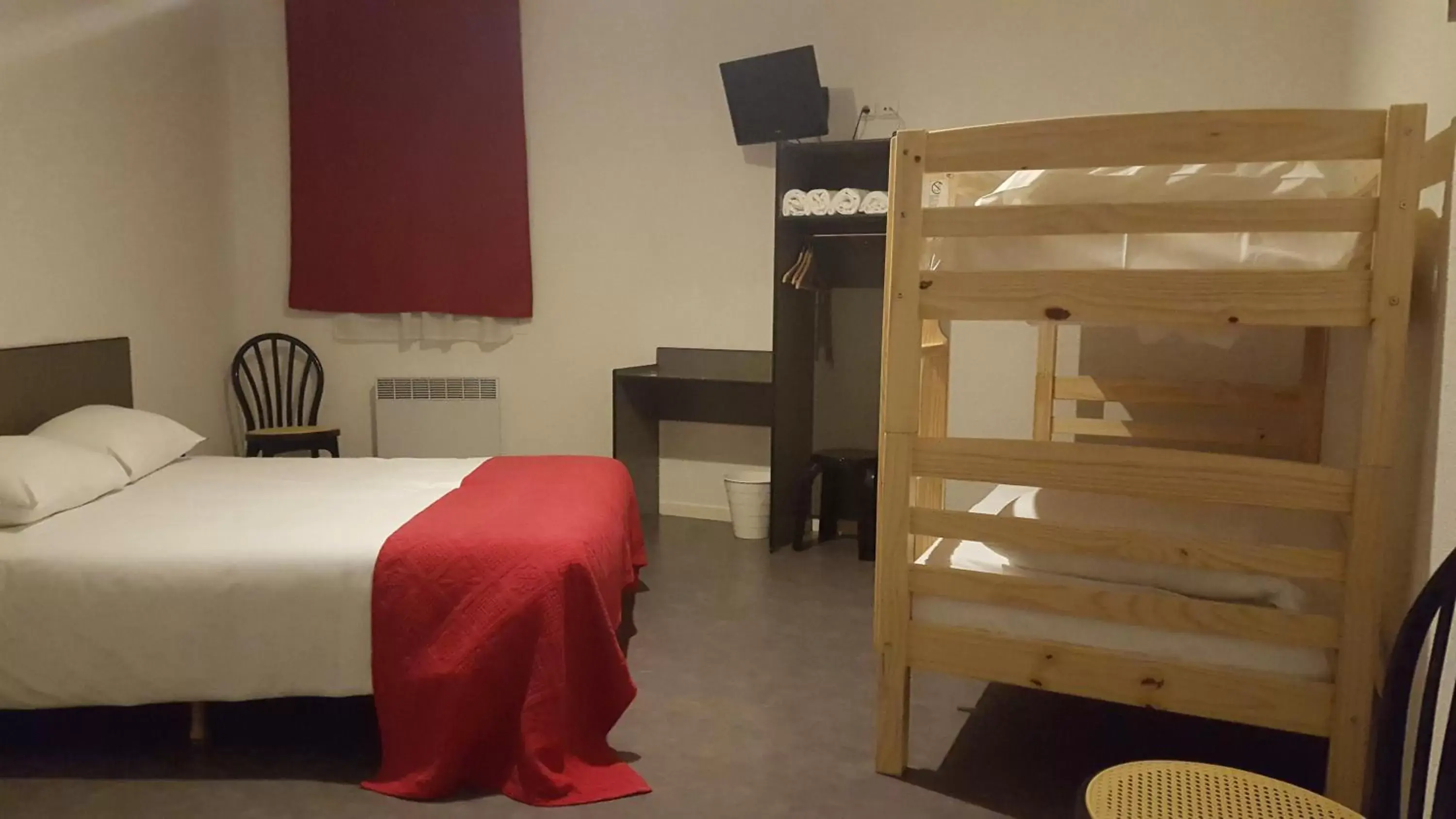 Bedroom, Bunk Bed in Relax Hotel