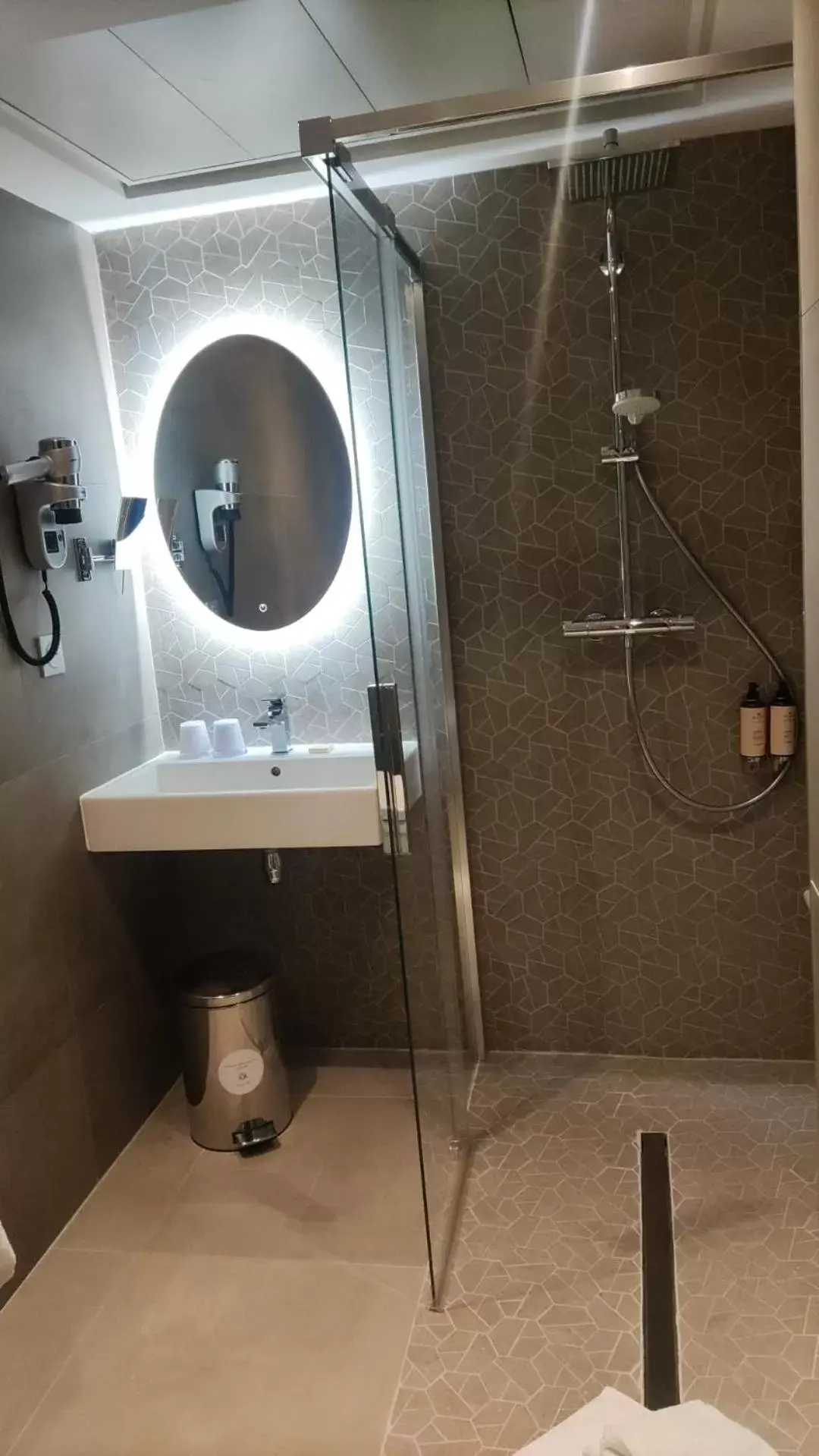 Bathroom in Hôtel Duo